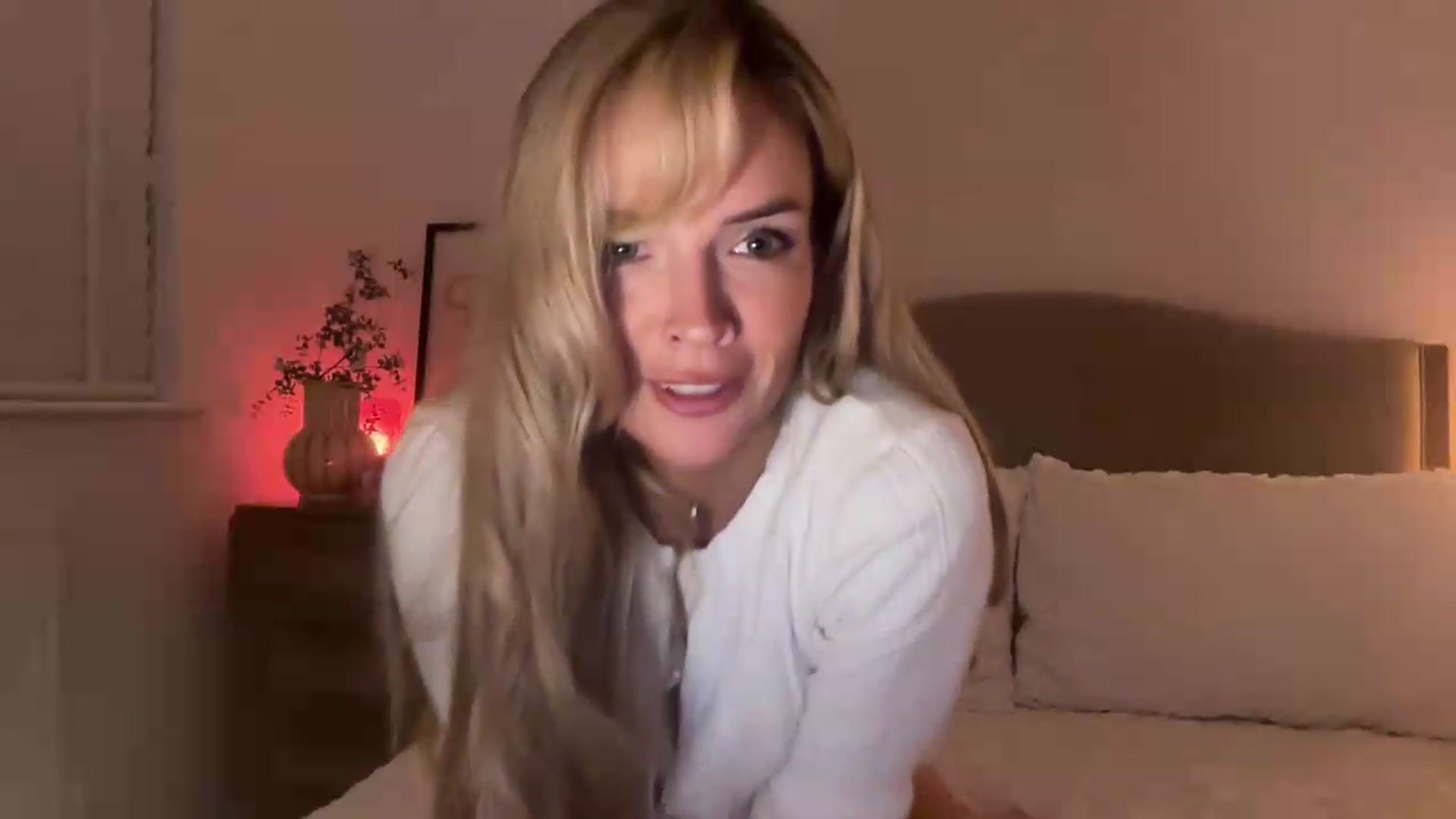 Gallery image thumbnail from Courtney's myfreecams stream on, 08/05/2026, 22:01 image 7 of 20