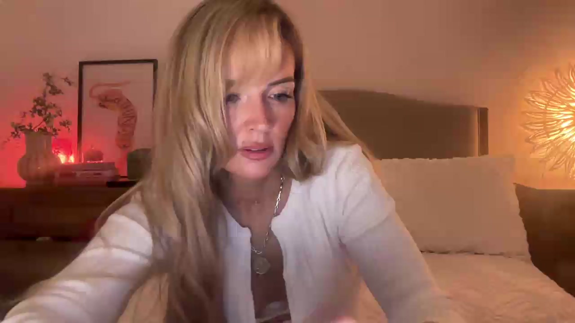 Gallery image thumbnail from Courtney's myfreecams stream on, 08/05/2026, 22:01 image 16 of 20