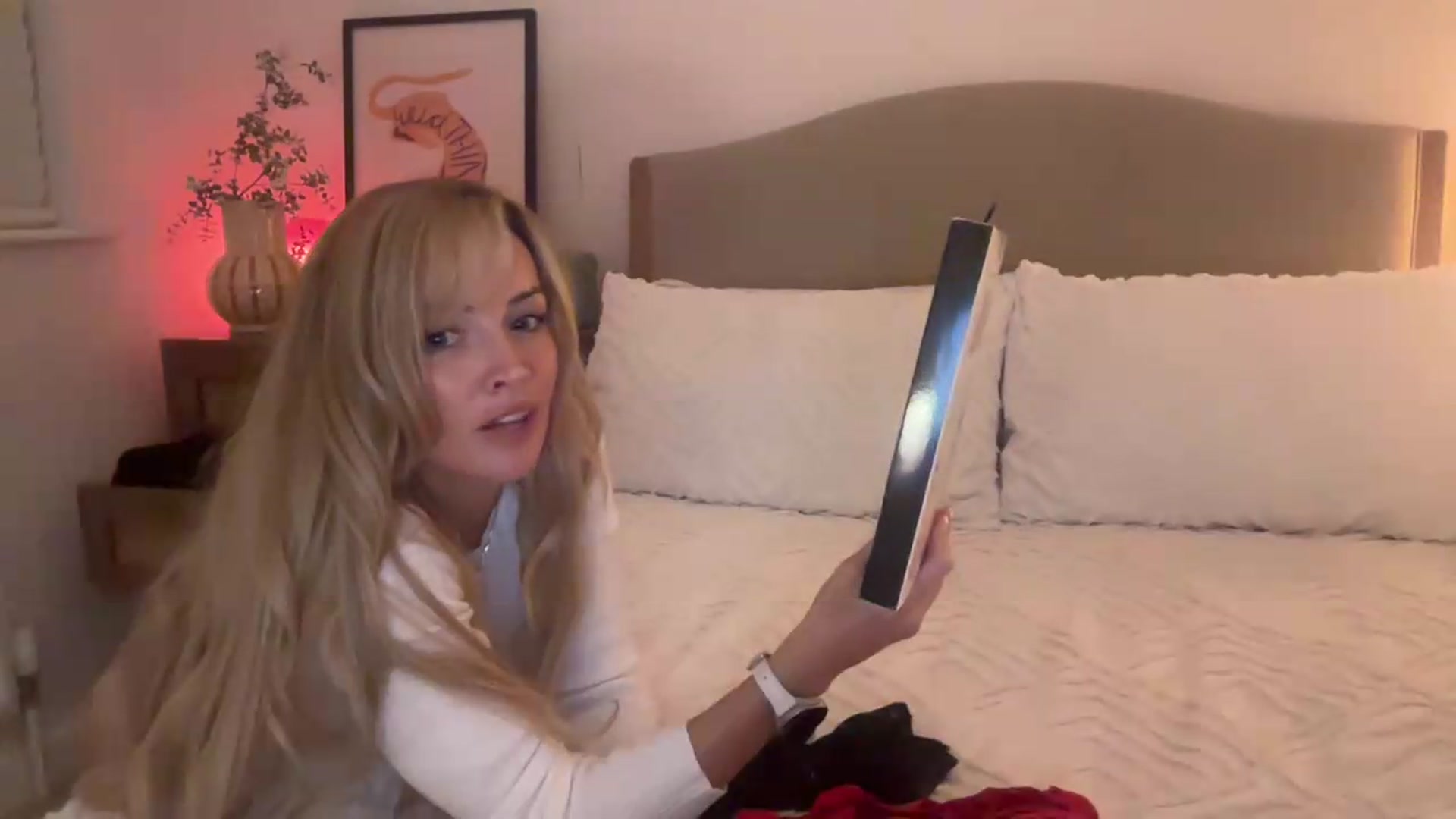 Gallery image thumbnail from Courtney's myfreecams stream on, 08/05/2026, 22:01 image 13 of 20
