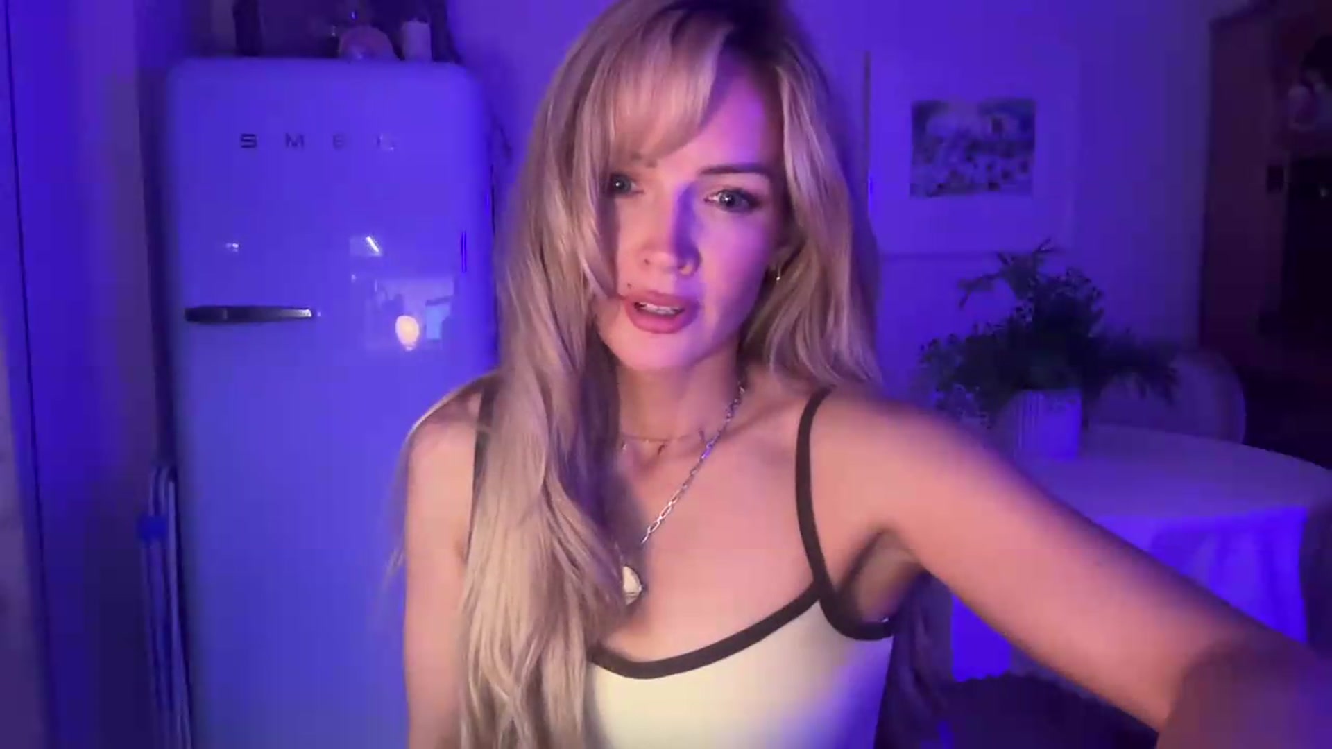 Gallery image thumbnail from Courtney's myfreecams stream on, 08/06/2026, 22:20 image 5 of 20