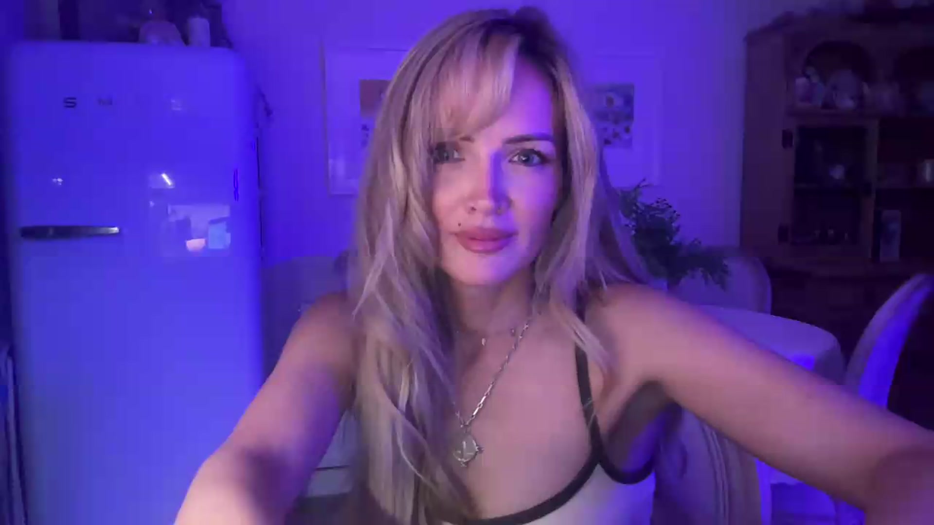 Gallery image thumbnail from Courtney's myfreecams stream on, 08/06/2026, 22:20 image 11 of 20