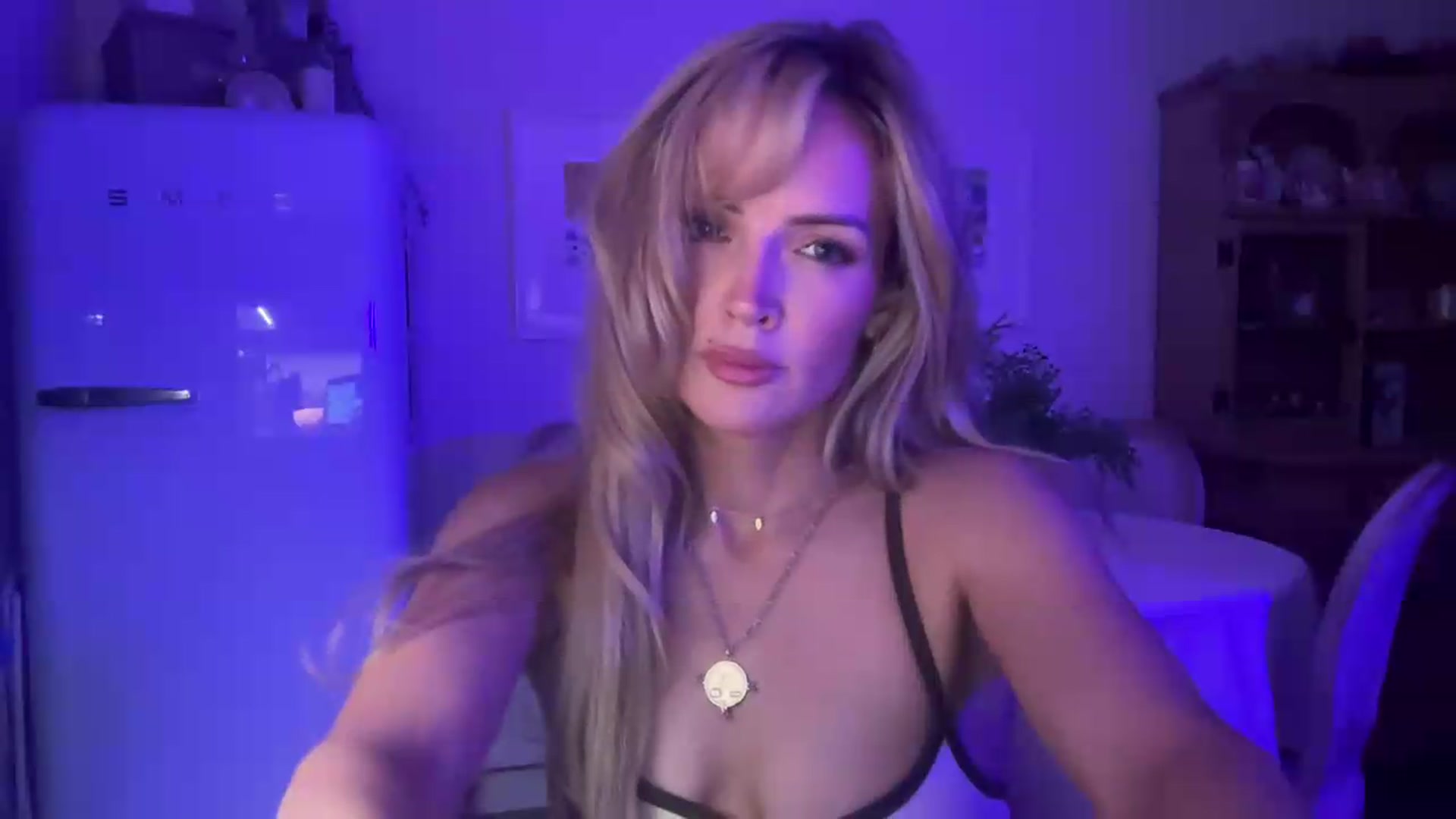 Gallery image thumbnail from Courtney's myfreecams stream on, 08/06/2026, 22:20 image 10 of 20
