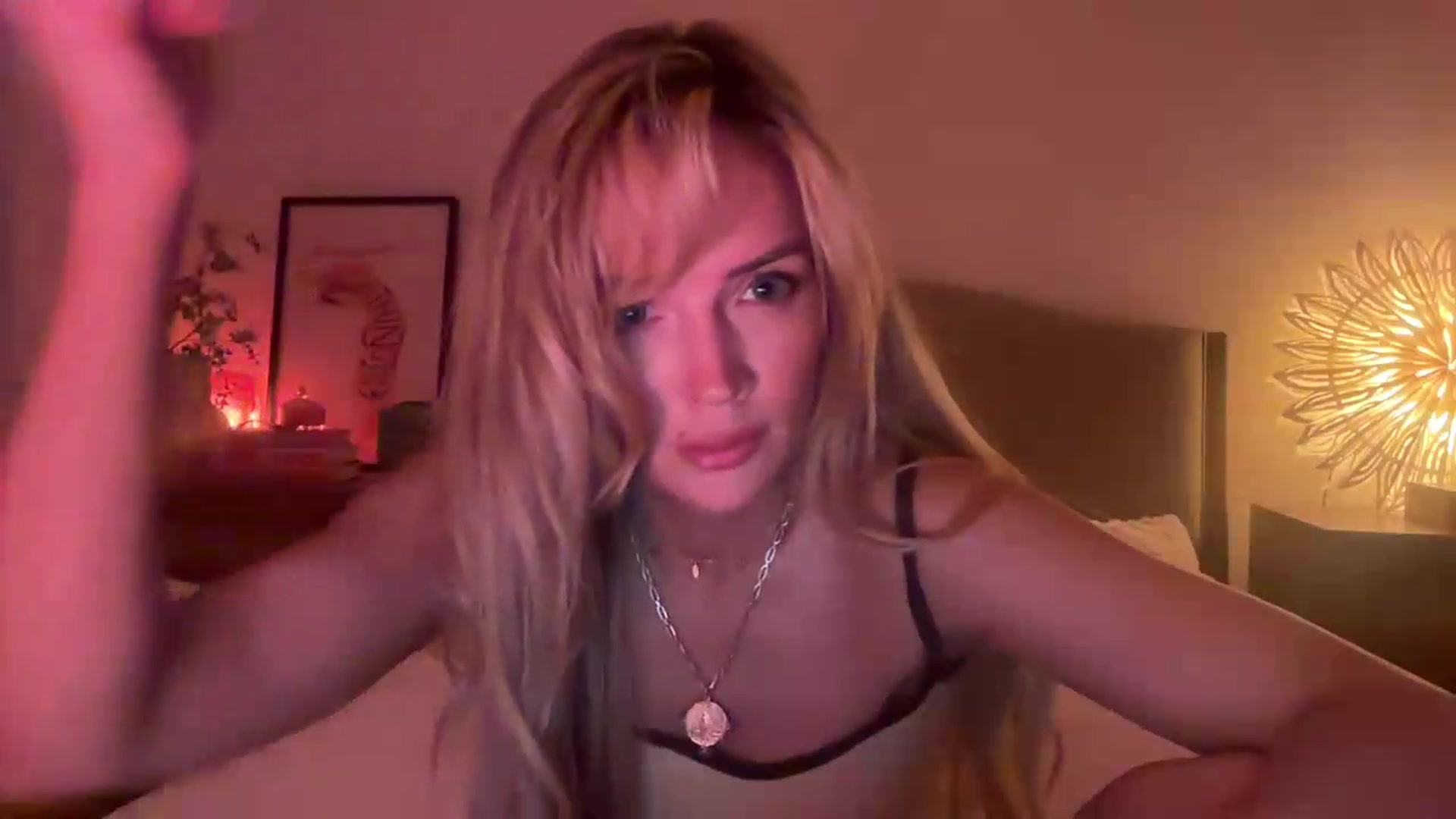 Gallery image thumbnail from Courtney's myfreecams stream on, 08/06/2026, 22:53 image 5 of 20