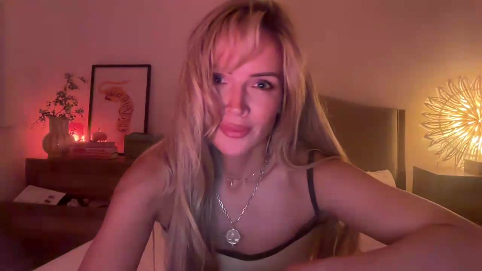 Gallery image thumbnail from Courtney's myfreecams stream on, 08/06/2026, 22:53 image 2 of 20
