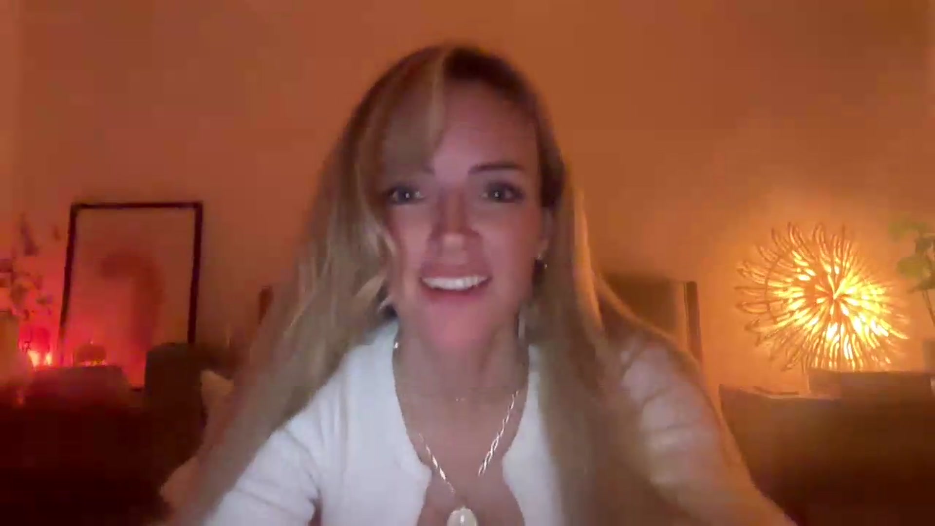 Gallery image thumbnail from Courtney's myfreecams stream on, 08/08/2026, 24:02 image 18 of 20