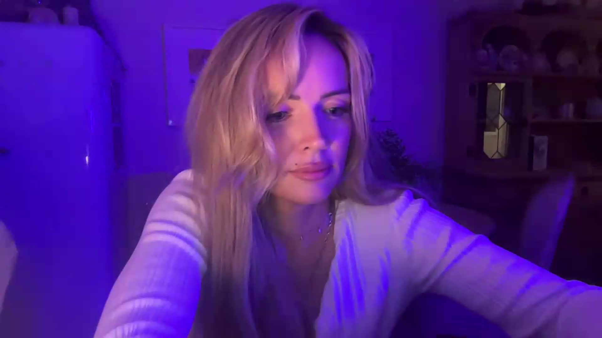 Gallery image thumbnail from Courtney's myfreecams stream on, 08/08/2026, 24:02 image 9 of 20