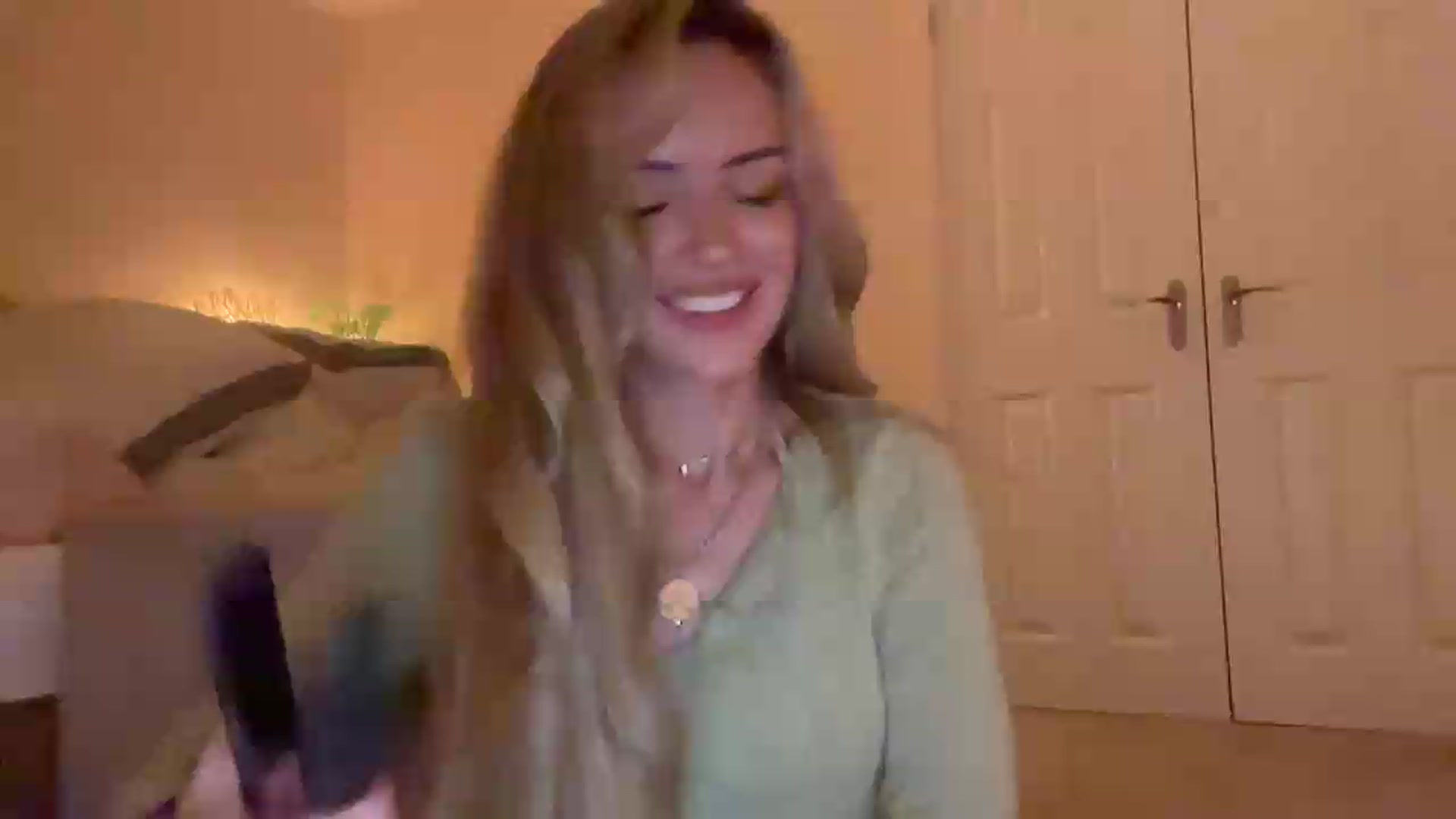 Gallery image thumbnail from Courtney's myfreecams stream on, 08/08/2026, 24:02 image 1 of 20