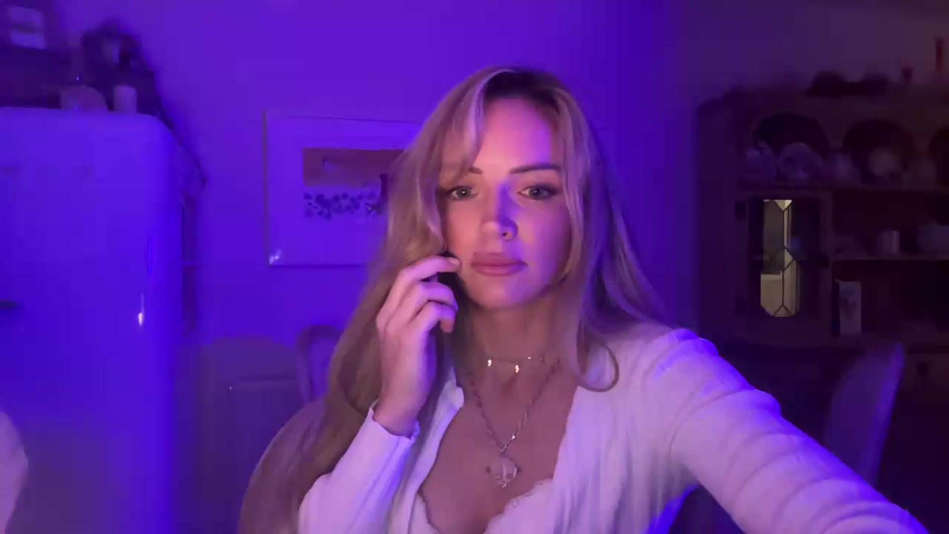 Gallery image thumbnail from Courtney's myfreecams stream on, 08/08/2026, 24:02 image 11 of 20
