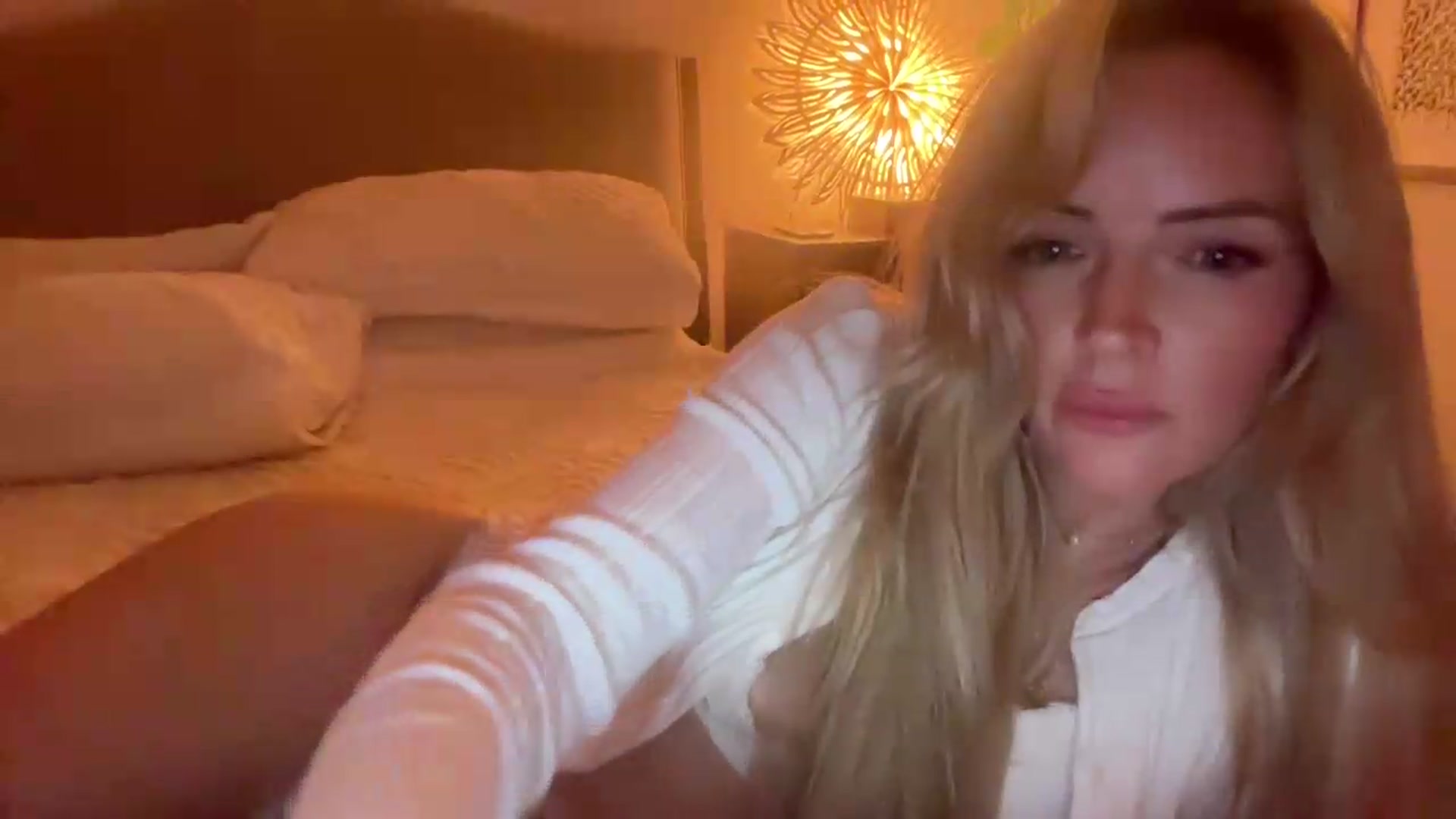 Gallery image thumbnail from Courtney's myfreecams stream on, 08/08/2026, 24:27 image 16 of 20