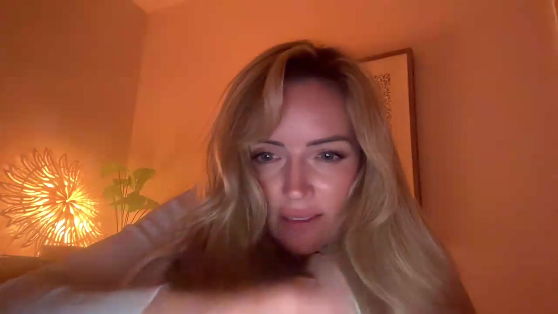 Gallery image thumbnail from Courtney's myfreecams stream on, 08/08/2026, 24:27 image 19 of 20