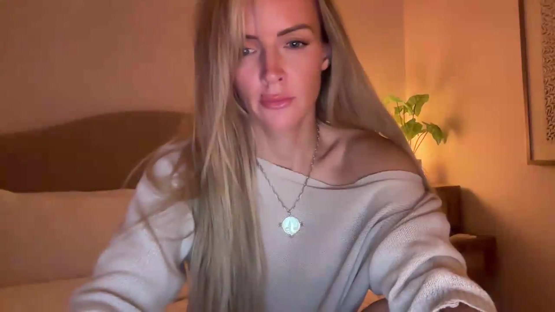 Gallery image thumbnail from Courtney's myfreecams stream on, 08/10/2026, 22:02 image 2 of 20