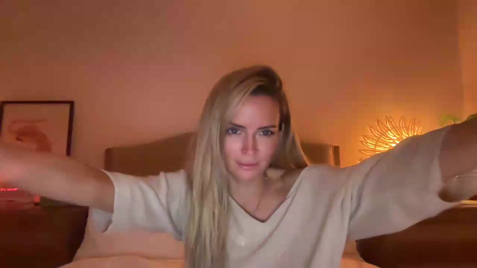 Gallery image thumbnail from Courtney's myfreecams stream on, 08/10/2026, 23:01 image 12 of 20