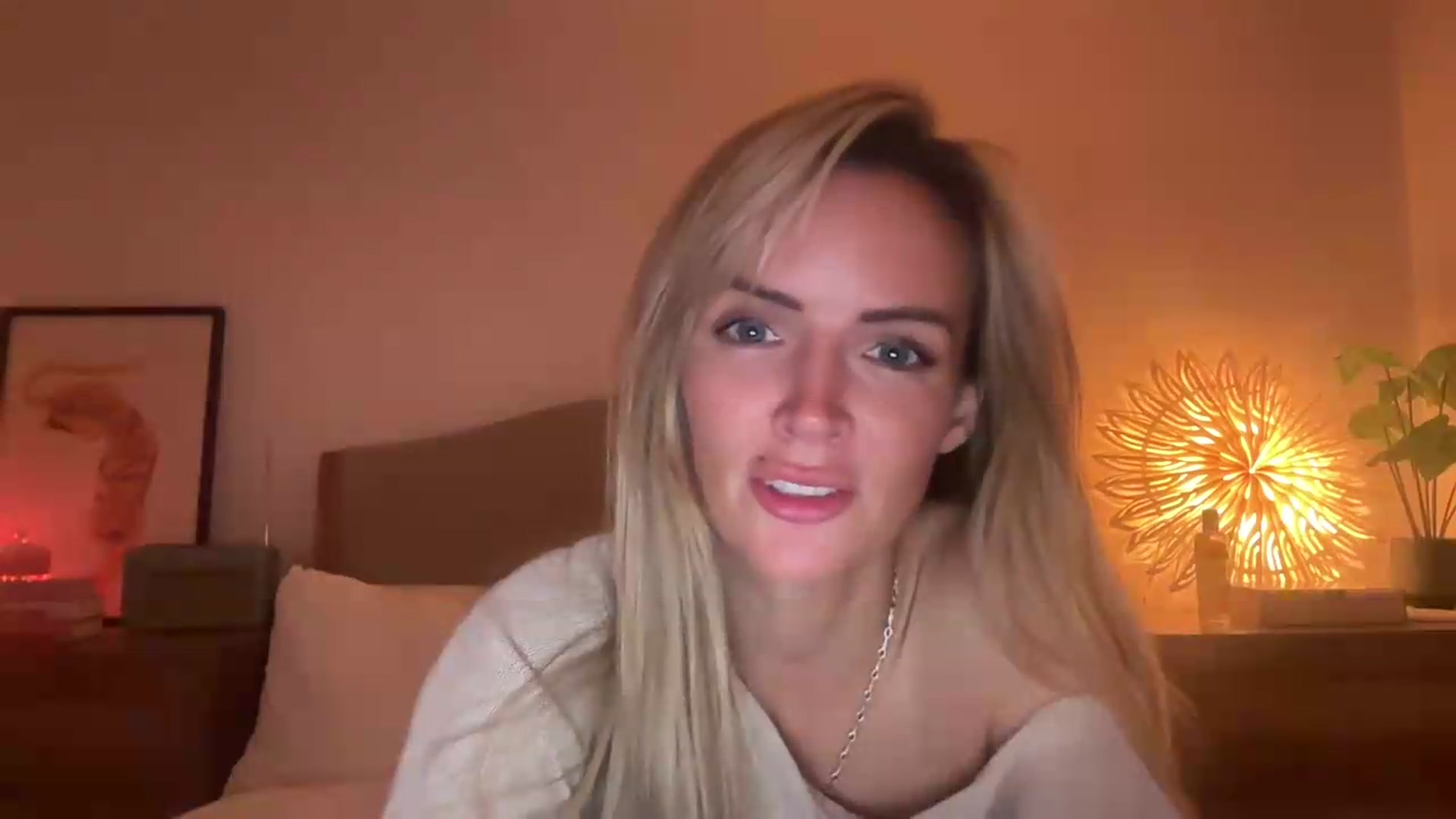 Gallery image thumbnail from Courtney's myfreecams stream on, 08/10/2026, 23:01 image 16 of 20