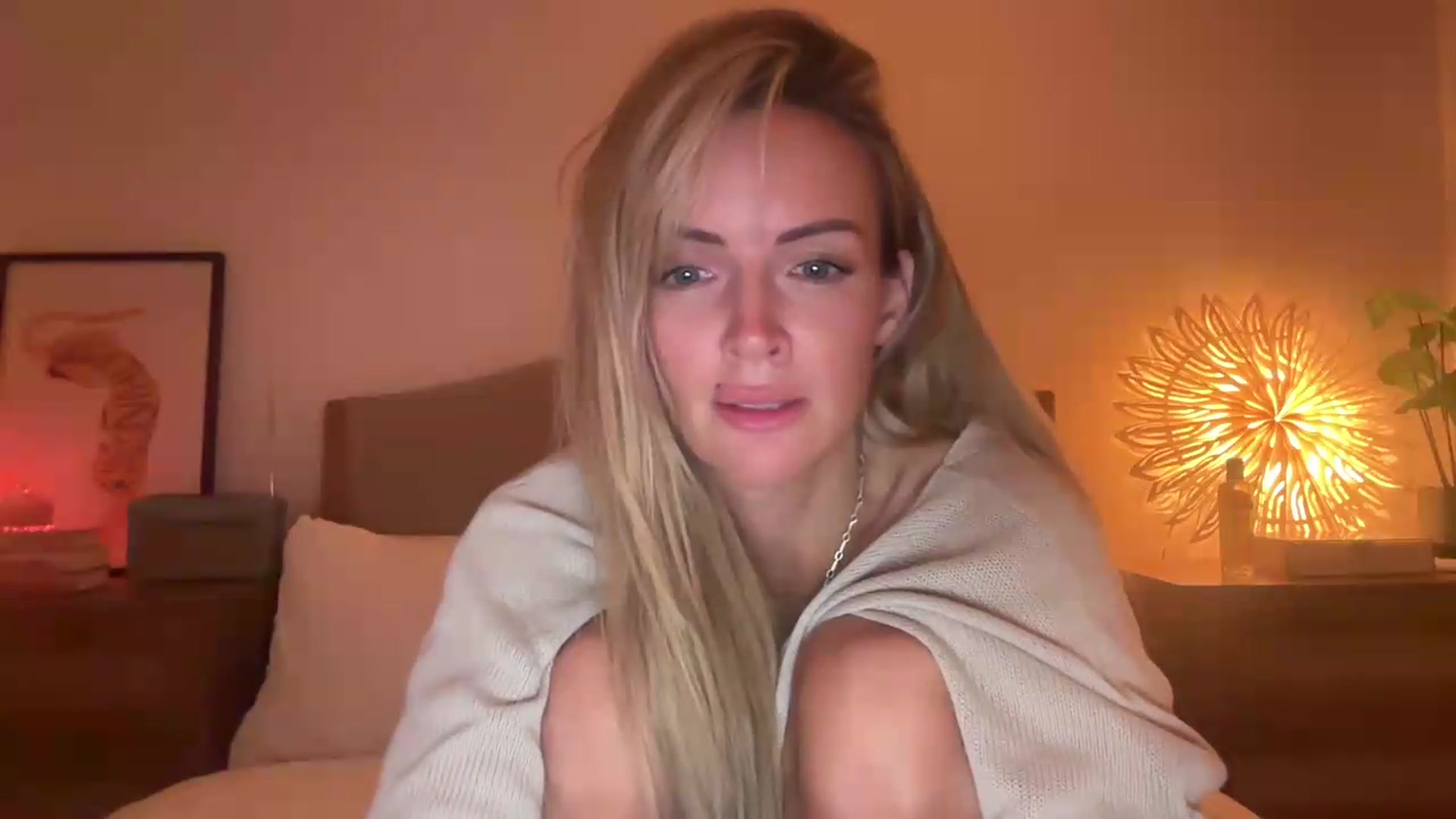 Gallery image thumbnail from Courtney's myfreecams stream on, 08/10/2026, 23:01 image 4 of 20