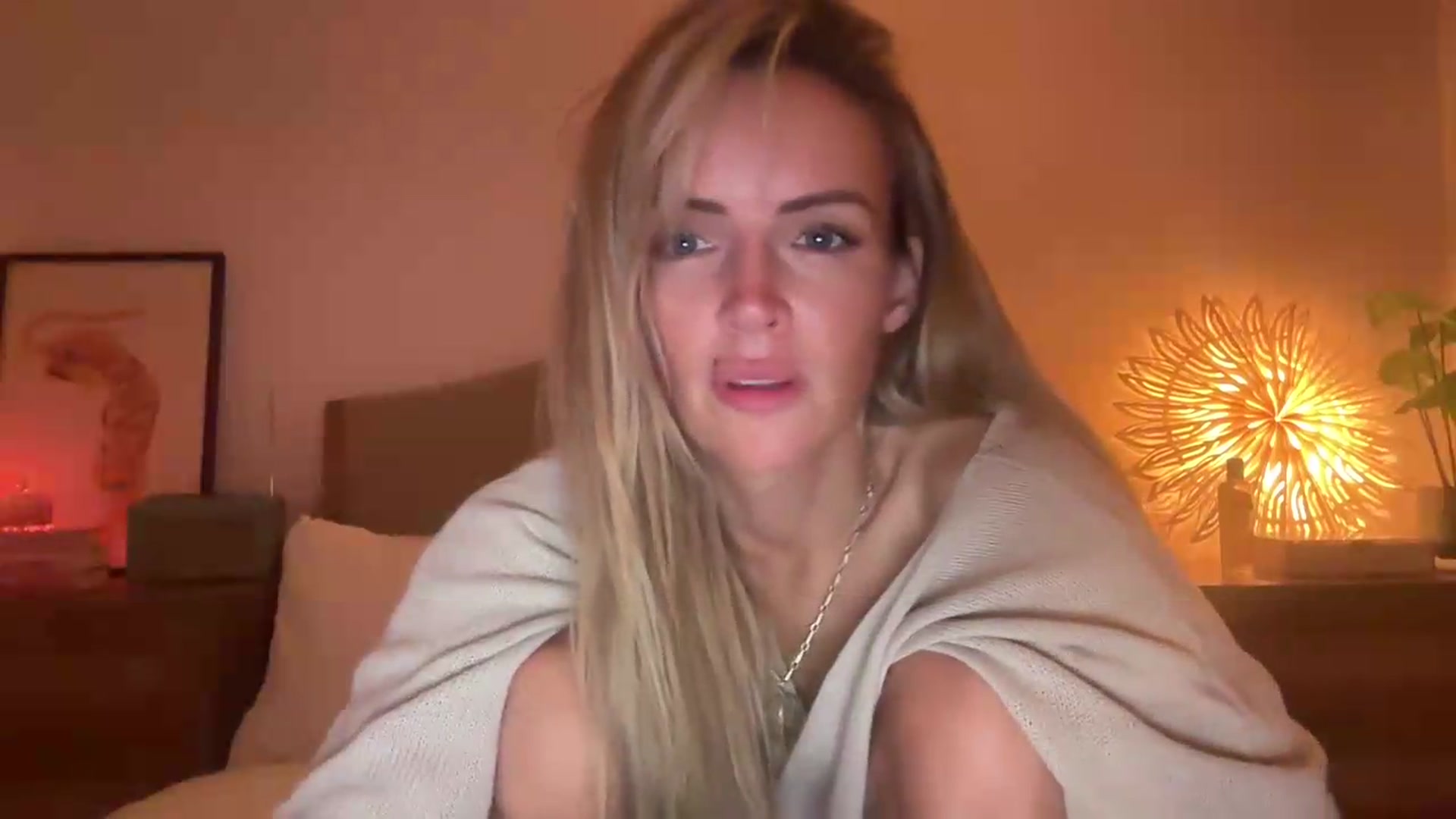 Gallery image thumbnail from Courtney's myfreecams stream on, 08/10/2026, 23:01 image 2 of 20