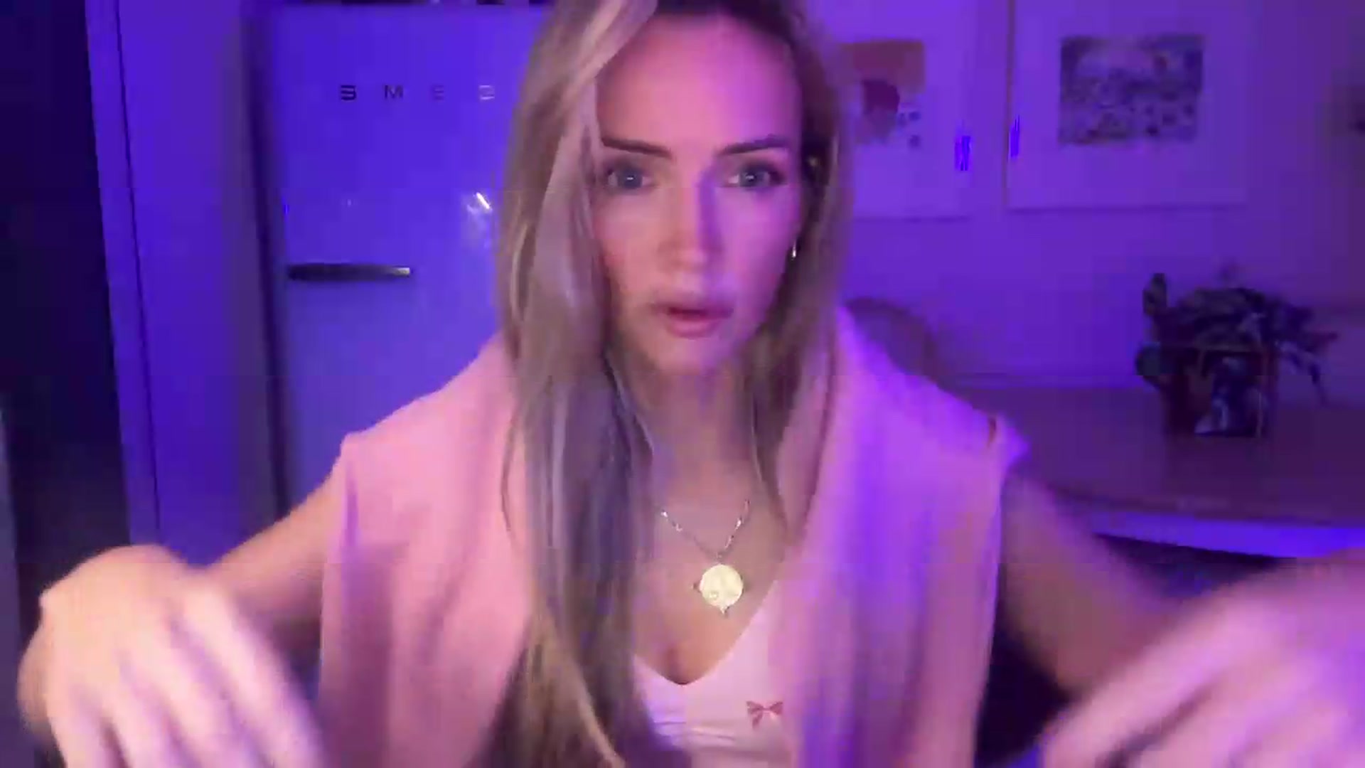 Gallery image thumbnail from Courtney's myfreecams stream on, 08/11/2026, 22:24 image 4 of 20
