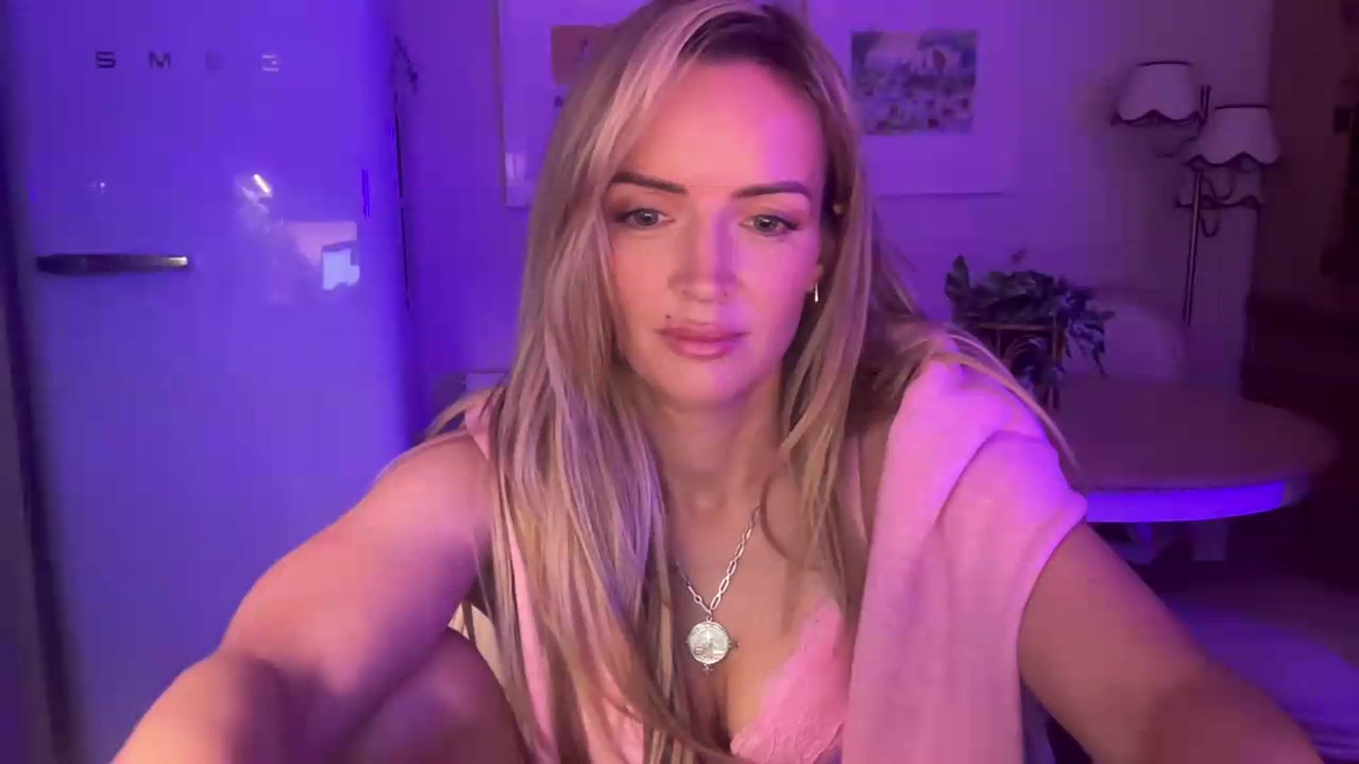 Gallery image thumbnail from Courtney's myfreecams stream on, 08/11/2026, 22:24 image 15 of 20