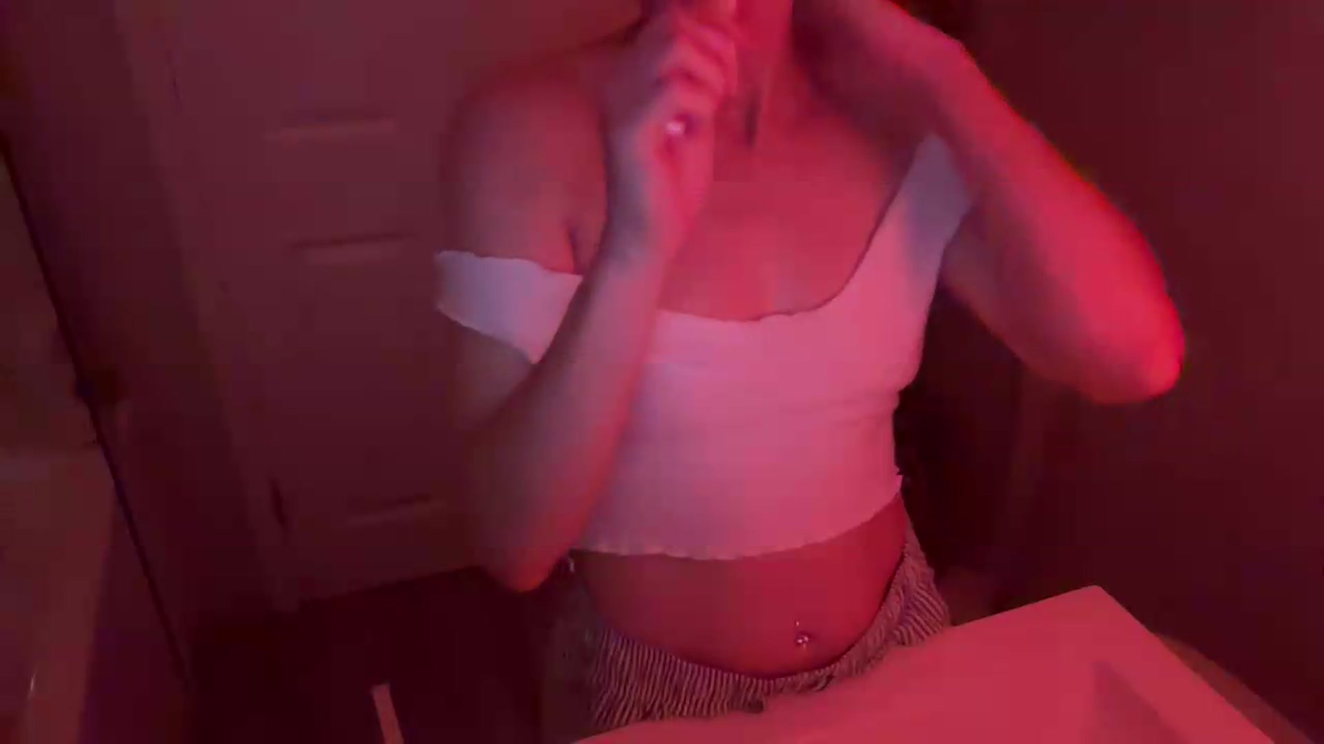 Gallery image thumbnail from Courtney's myfreecams stream on, 08/15/2026, 22:41 image 19 of 20