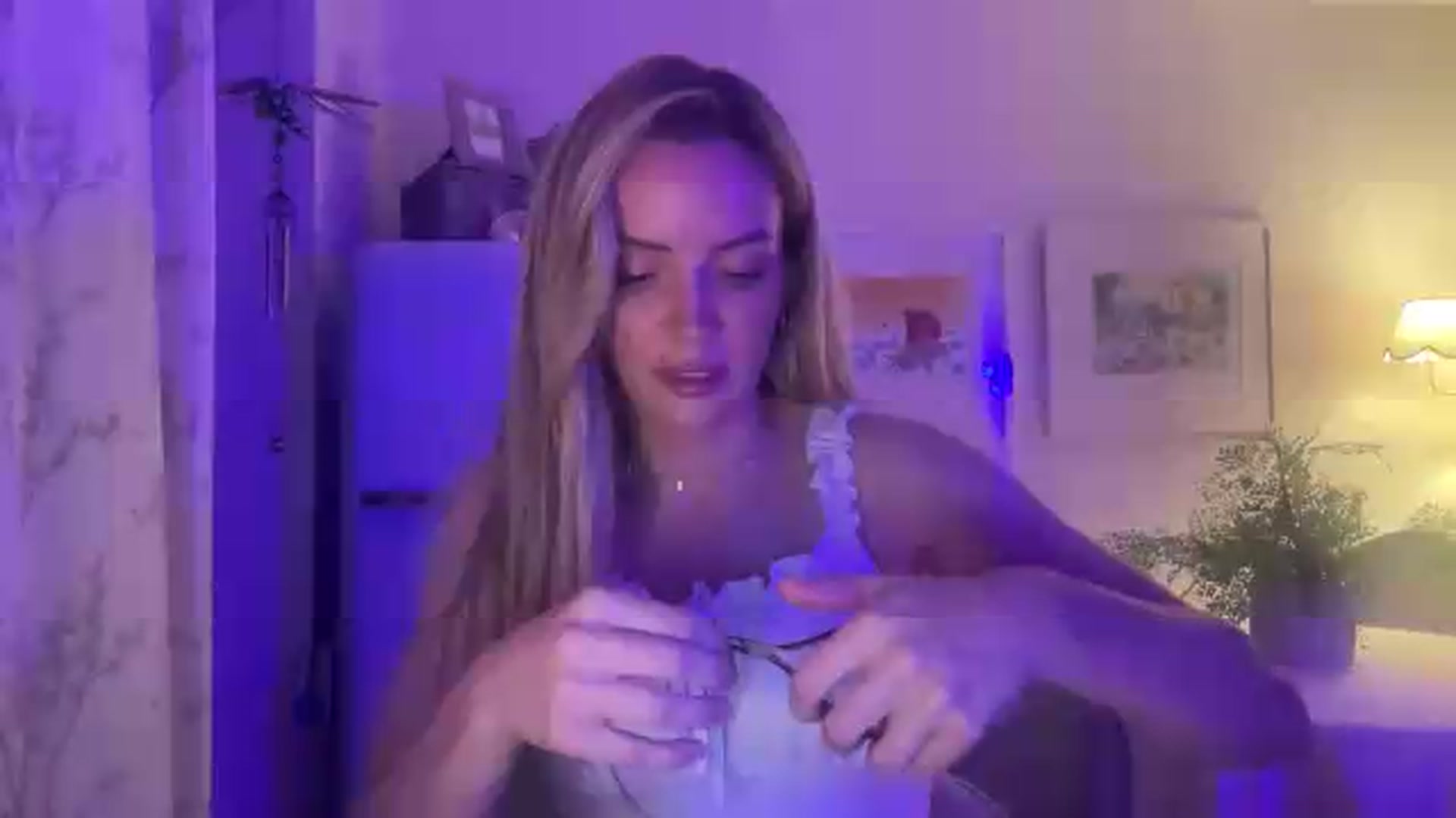 Gallery image thumbnail from Courtney's myfreecams stream on, 08/16/2026, 22:45 image 10 of 20