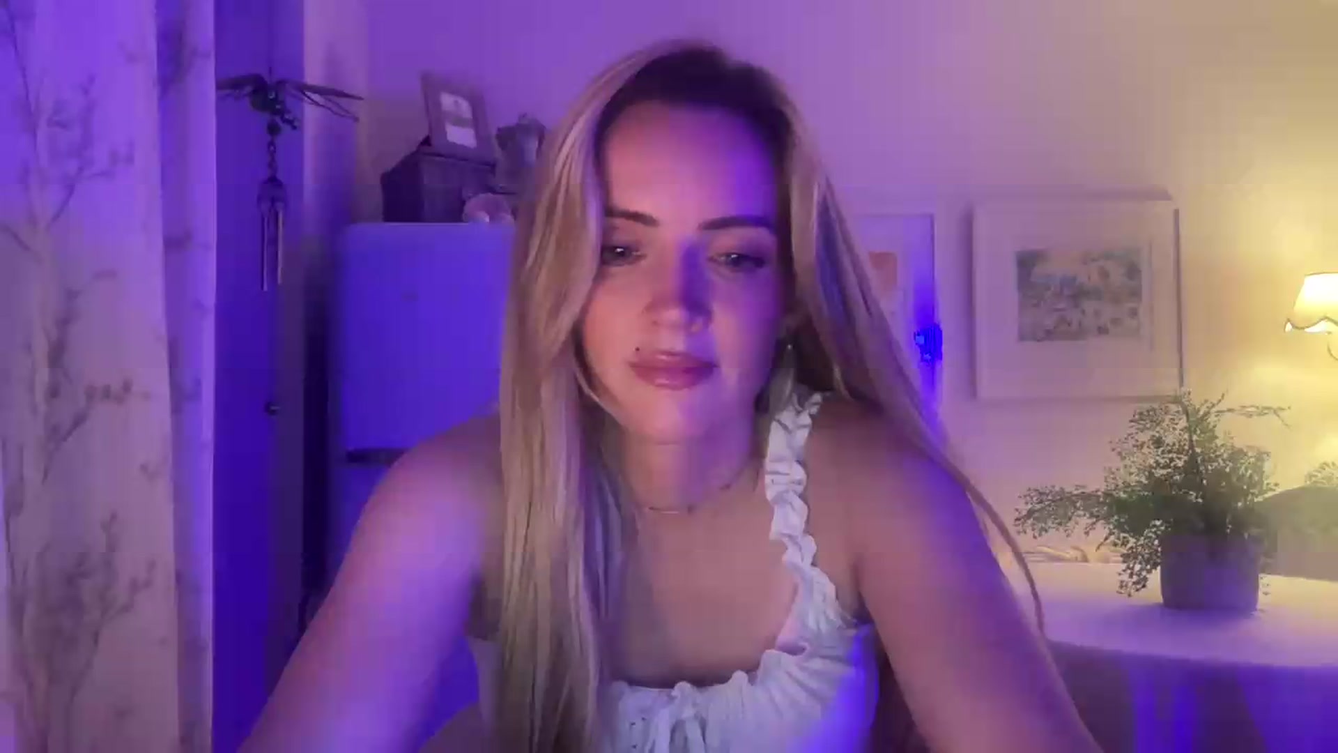 Gallery image thumbnail from Courtney's myfreecams stream on, 08/16/2026, 22:45 image 4 of 20