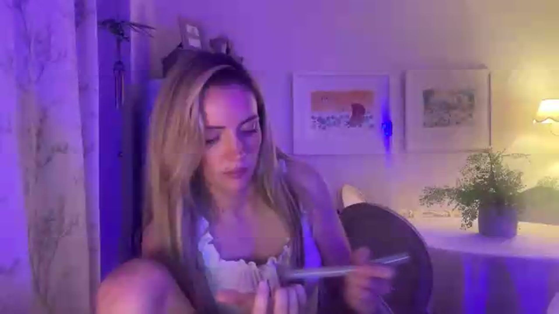 Gallery image thumbnail from Courtney's myfreecams stream on, 08/16/2026, 22:45 image 18 of 20