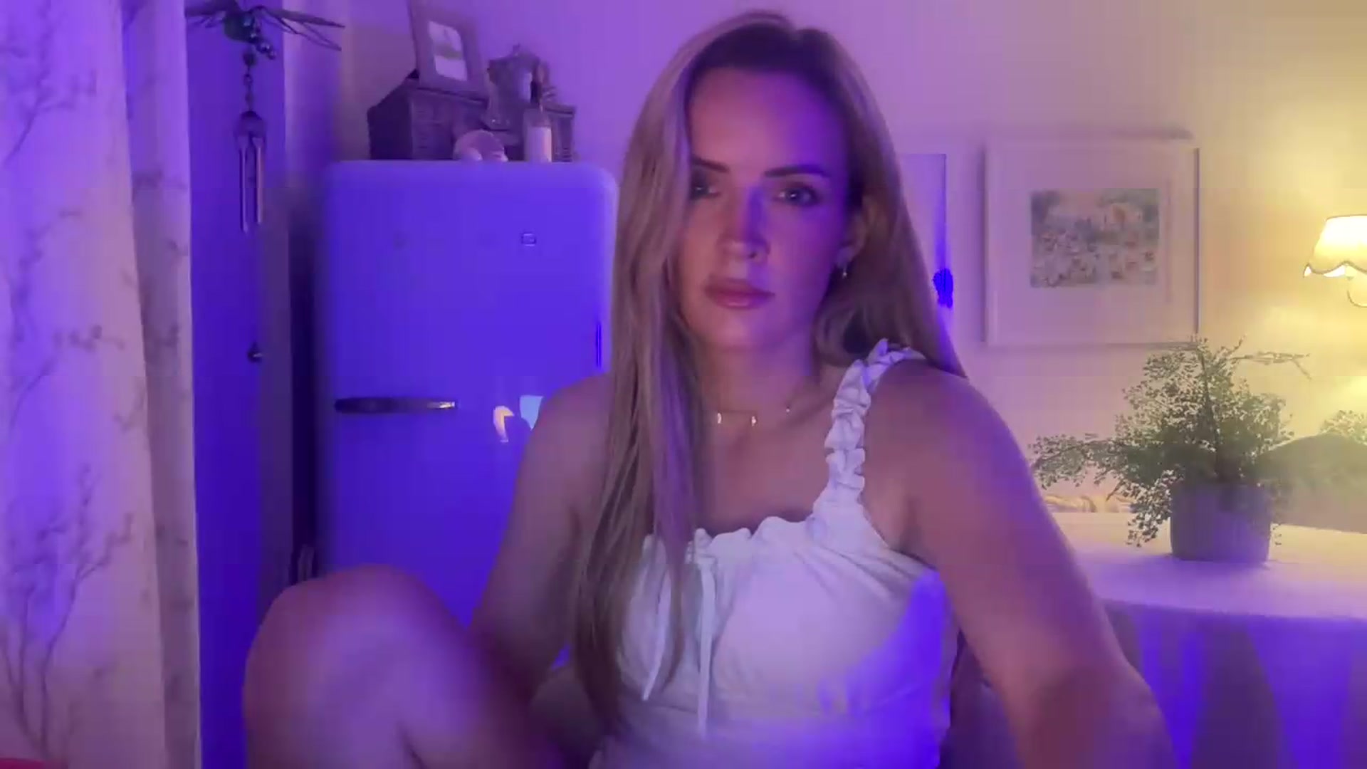 Gallery image thumbnail from Courtney's myfreecams stream on, 08/16/2026, 22:45 image 5 of 20