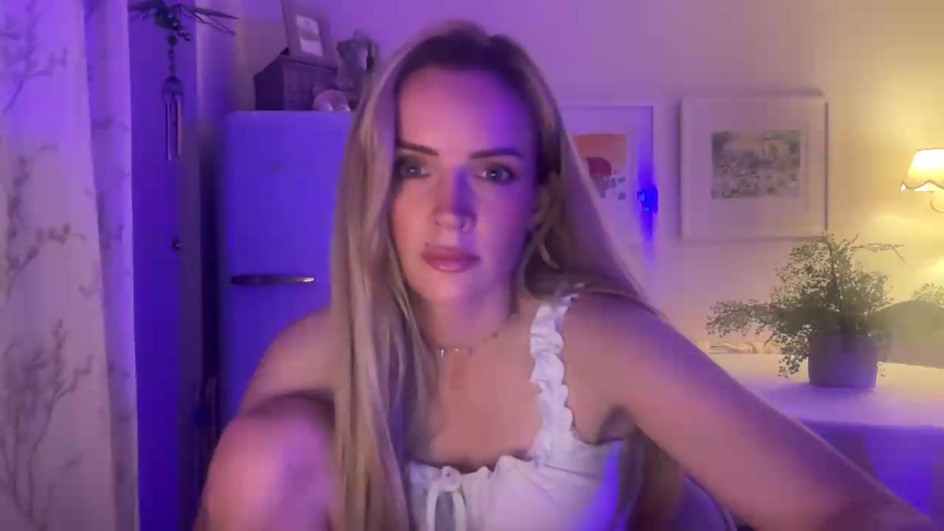 Gallery image thumbnail from Courtney's myfreecams stream on, 08/16/2026, 22:45 image 6 of 20