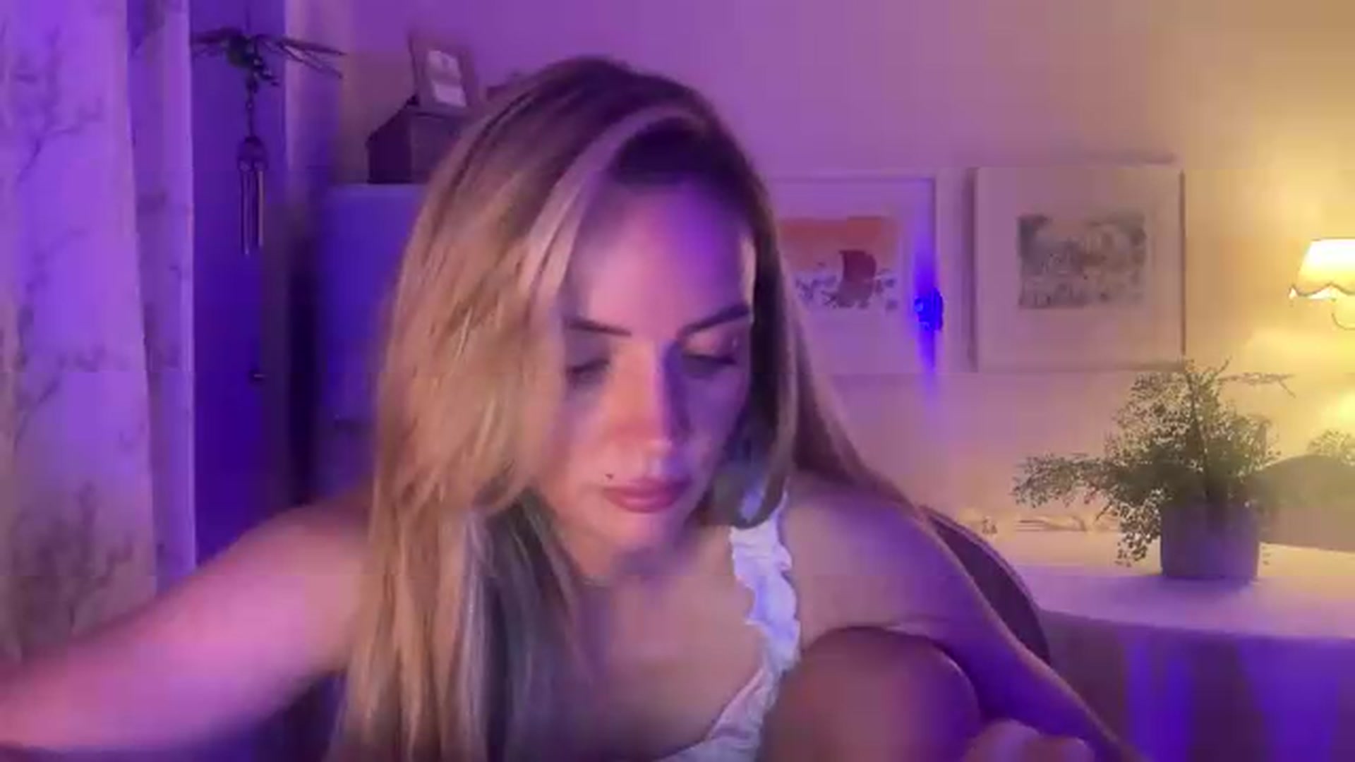 Gallery image thumbnail from Courtney's myfreecams stream on, 08/16/2026, 22:45 image 13 of 20