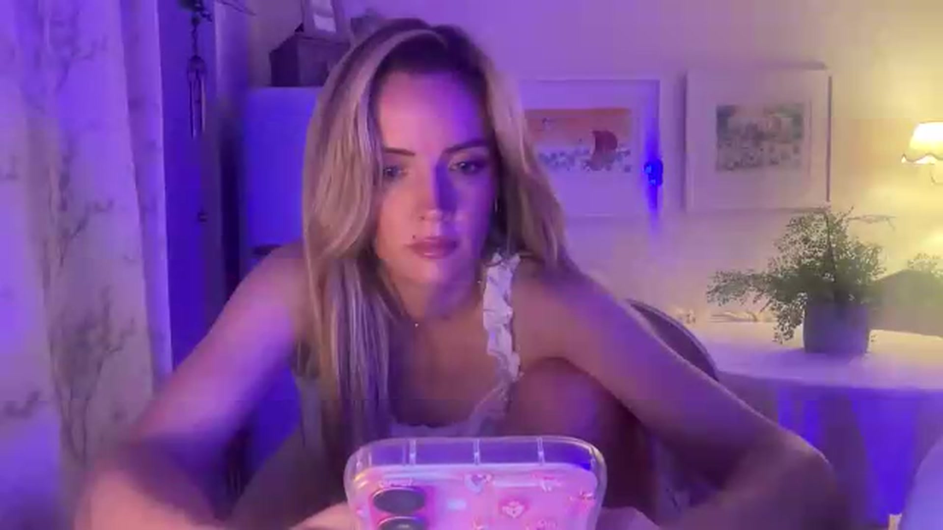 Gallery image thumbnail from Courtney's myfreecams stream on, 08/16/2026, 22:45 image 19 of 20