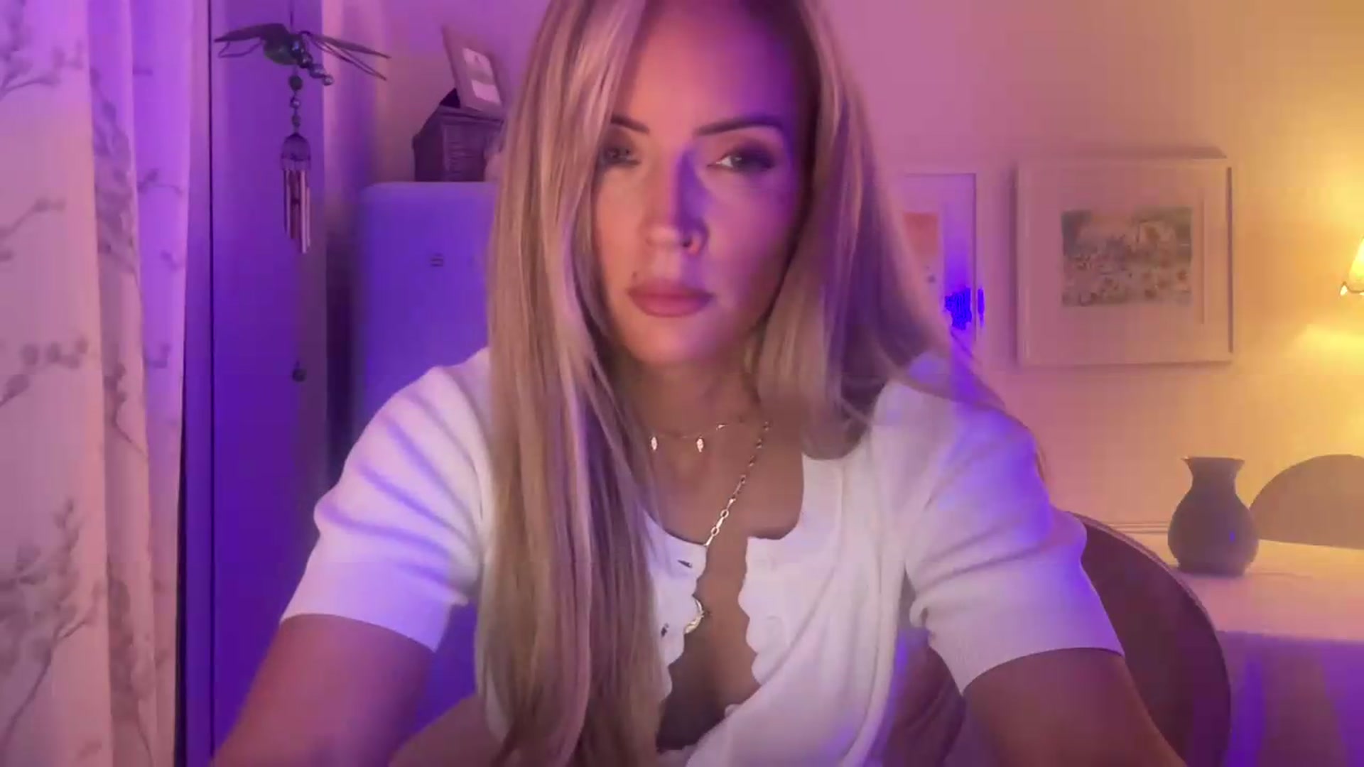 Gallery image thumbnail from Courtney's myfreecams stream on, 08/21/2026, 21:56 image 6 of 20