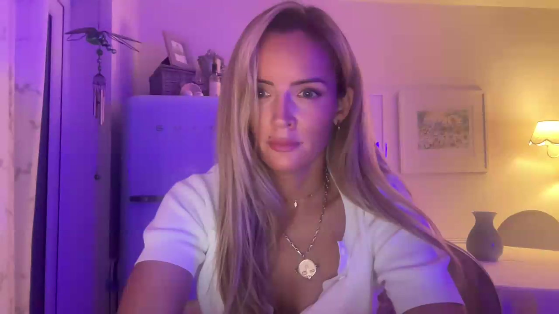Gallery image thumbnail from Courtney's myfreecams stream on, 08/21/2026, 22:10 image 6 of 20