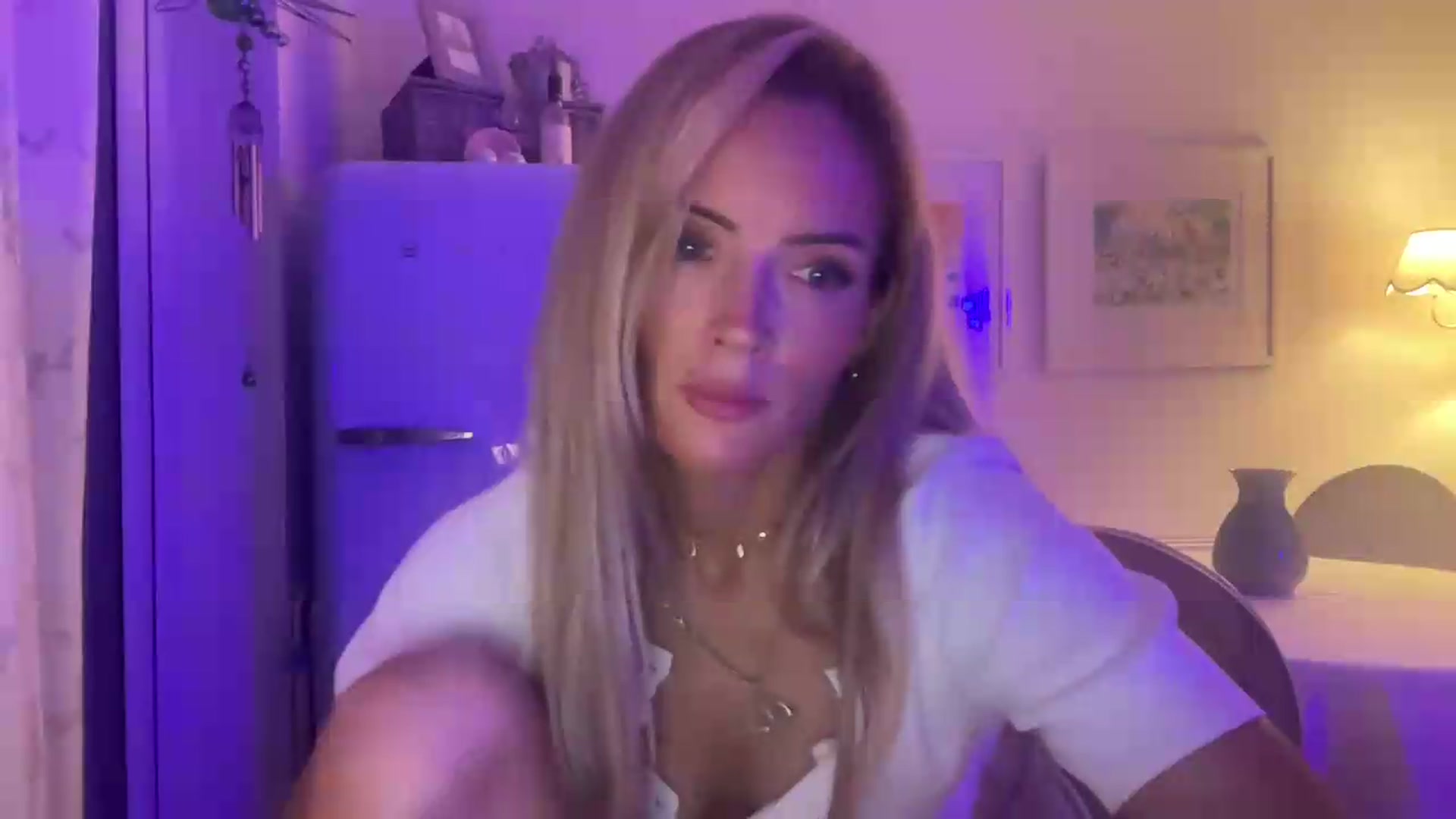 Gallery image thumbnail from Courtney's myfreecams stream on, 08/21/2026, 22:10 image 16 of 20