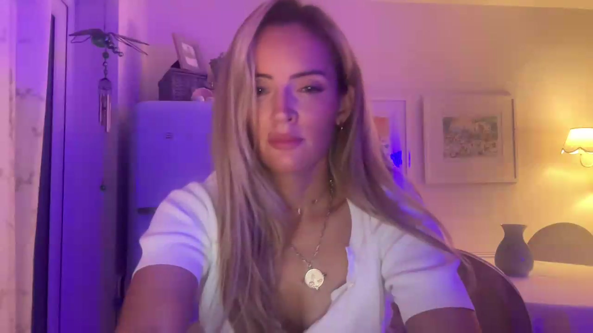 Gallery image thumbnail from Courtney's myfreecams stream on, 08/21/2026, 22:10 image 8 of 20
