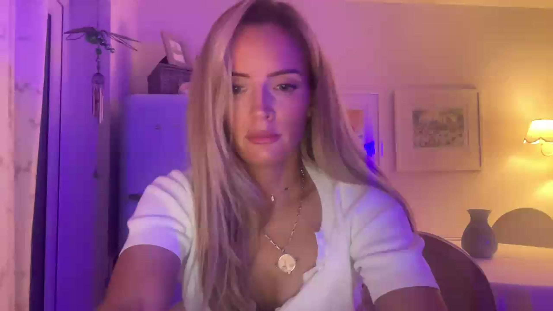 Gallery image thumbnail from Courtney's myfreecams stream on, 08/21/2026, 22:10 image 1 of 20