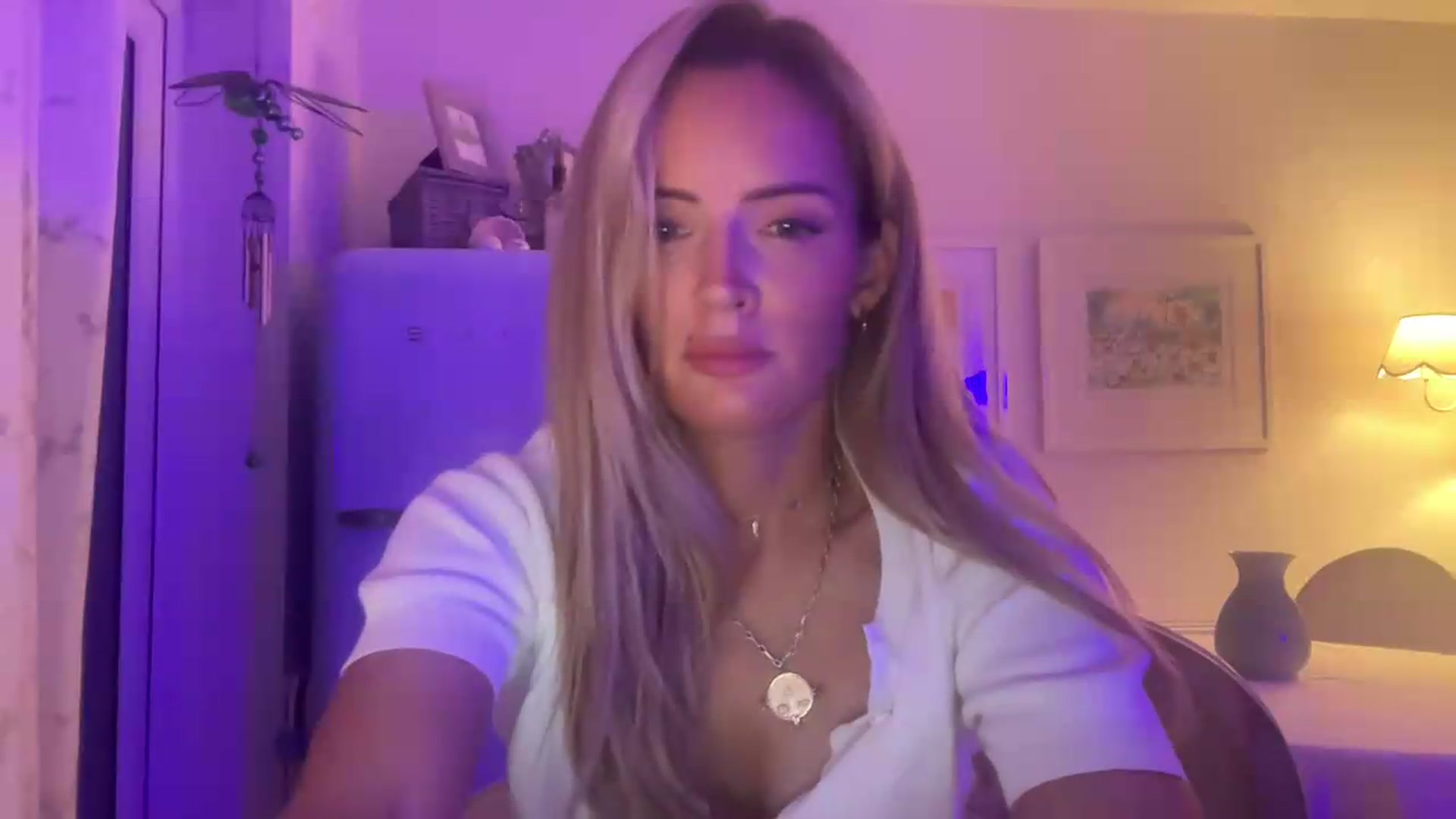 Gallery image thumbnail from Courtney's myfreecams stream on, 08/21/2026, 22:10 image 7 of 20