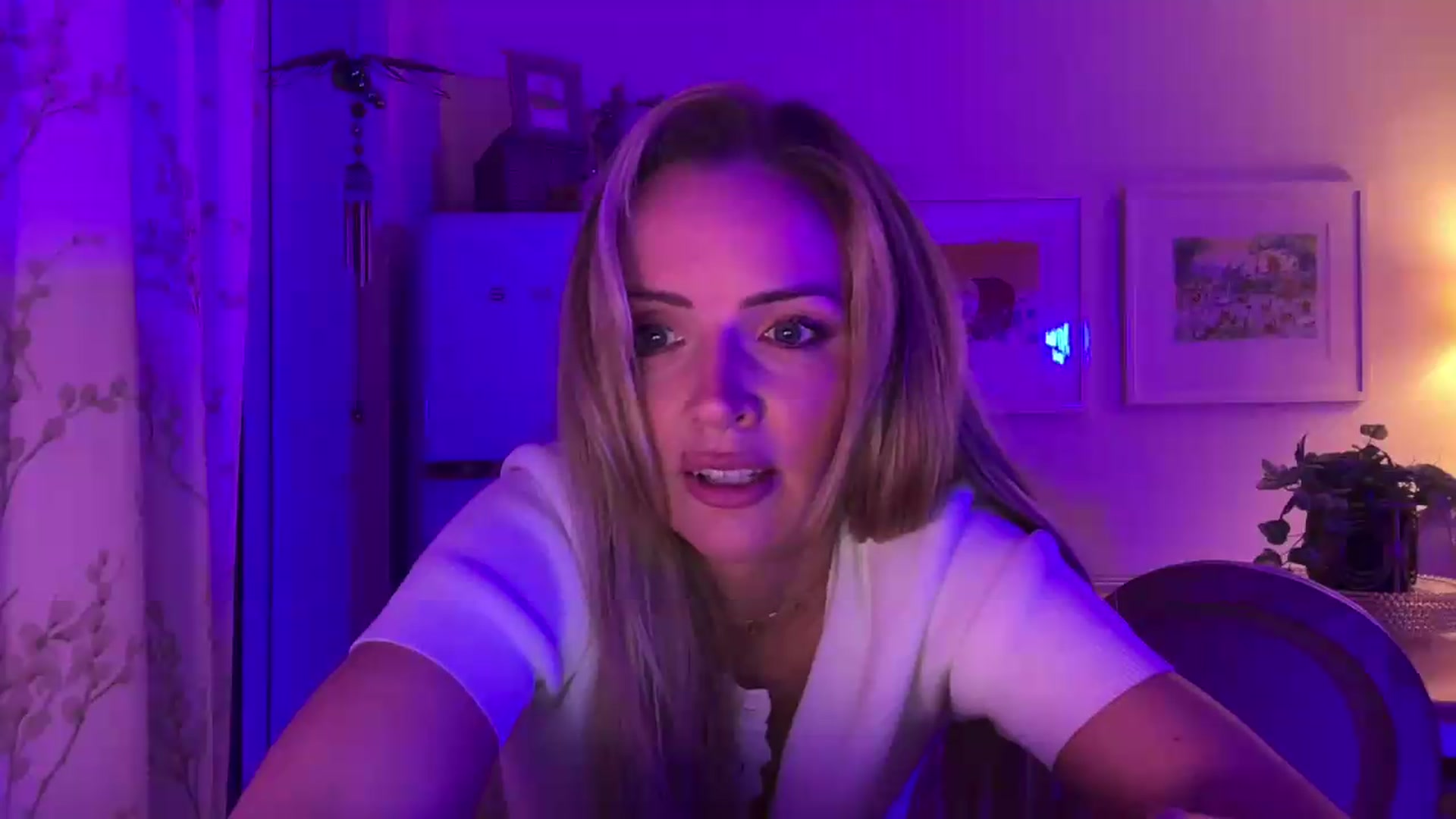 Gallery image thumbnail from Courtney's myfreecams stream on, 09/06/2026, 22:43 image 8 of 20