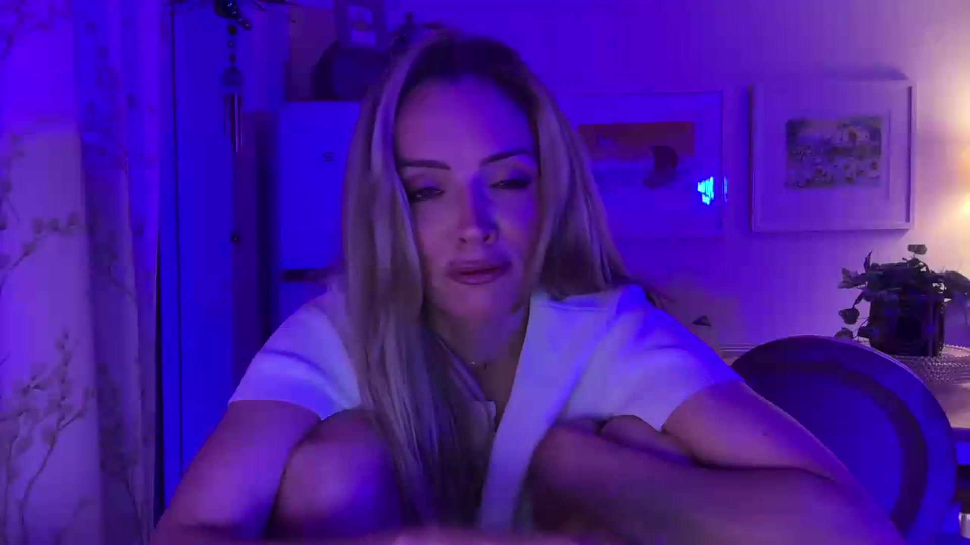 Gallery image thumbnail from Courtney's myfreecams stream on, 09/06/2026, 22:43 image 6 of 20