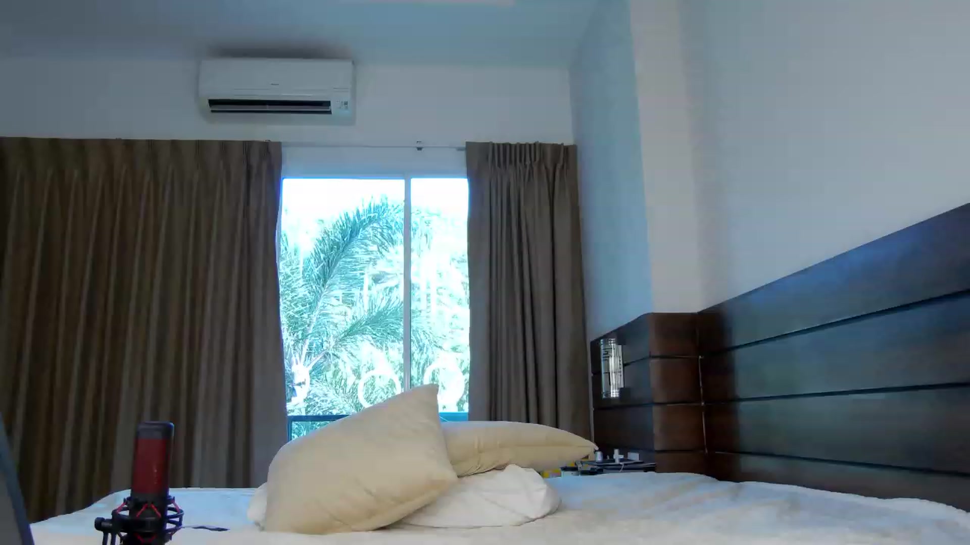 Gallery image thumbnail from Coverm3's myfreecams stream on, 04/04/2023, 08:56 image 20 of 20