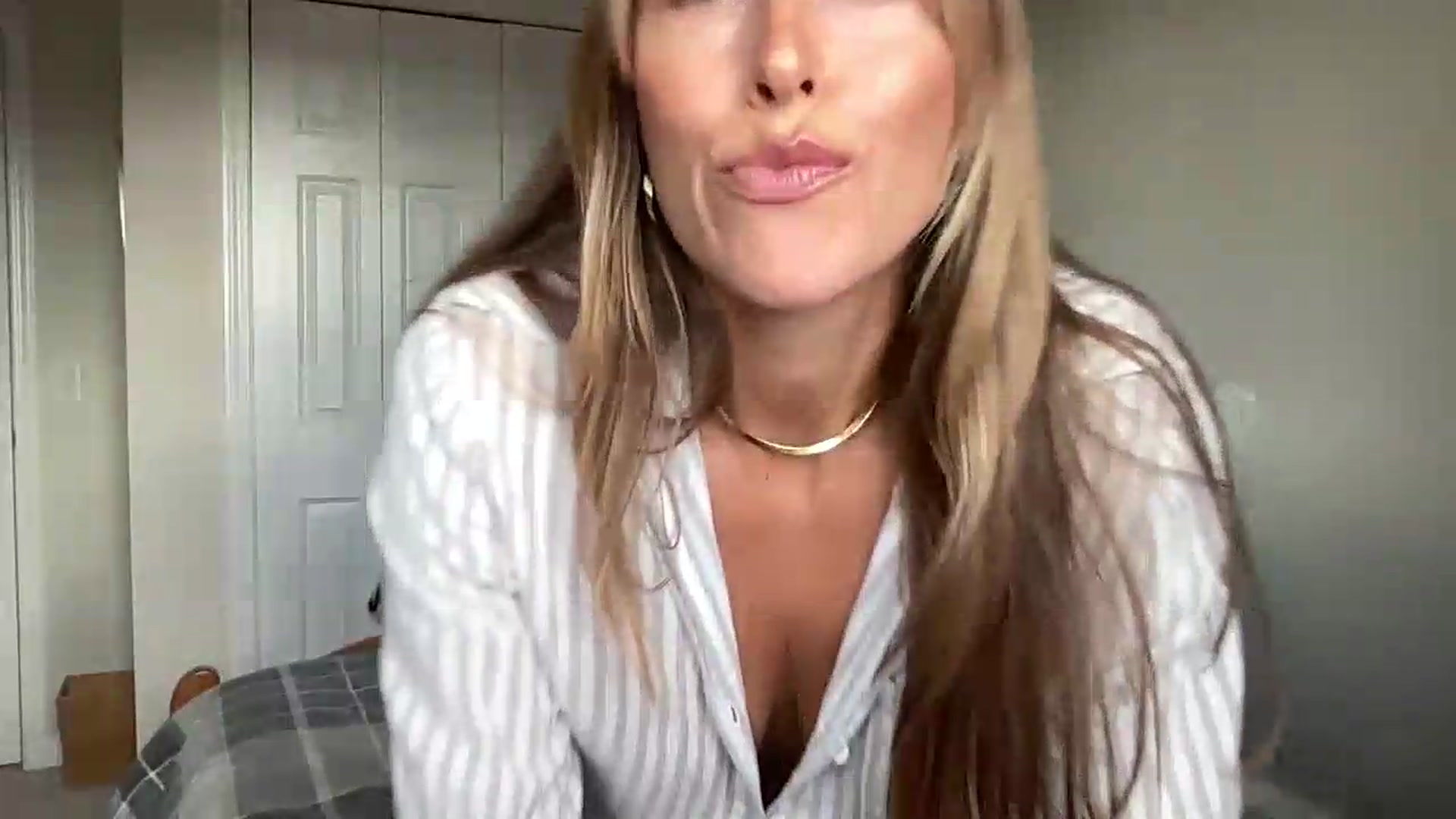 Gallery image thumbnail from CowgirlCrush's myfreecams stream on, 07/04/2026, 22:31 image 12 of 20
