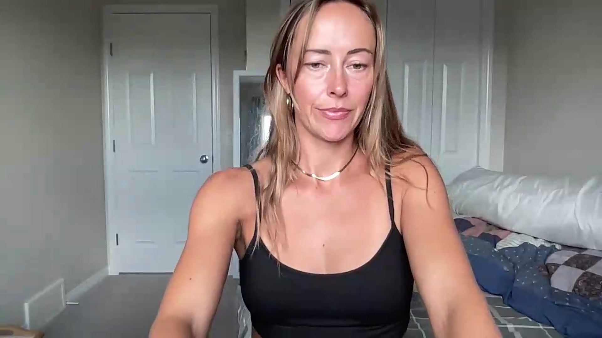 Gallery image thumbnail from CowgirlCrush's myfreecams stream on, 07/08/2026, 20:36 image 5 of 20