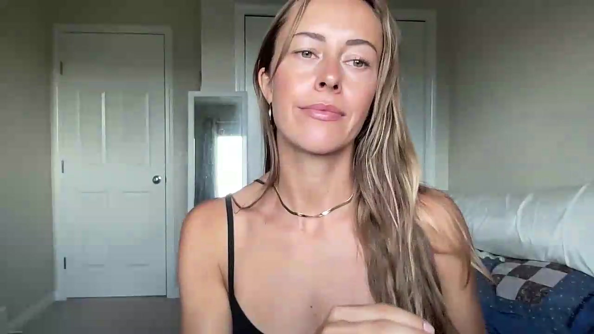 Gallery image thumbnail from CowgirlCrush's myfreecams stream on, 07/08/2026, 21:16 image 14 of 20