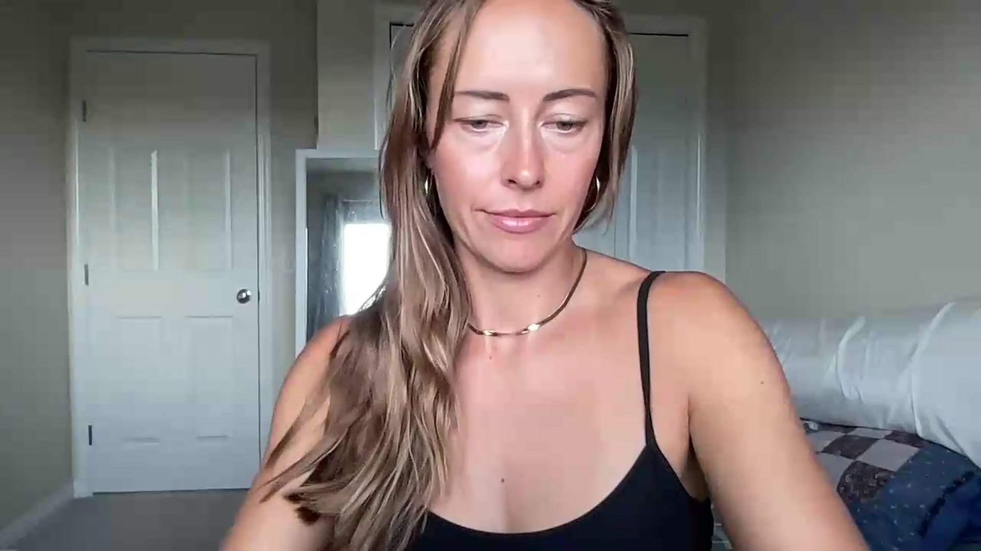 Gallery image thumbnail from CowgirlCrush's myfreecams stream on, 07/08/2026, 21:16 image 16 of 20