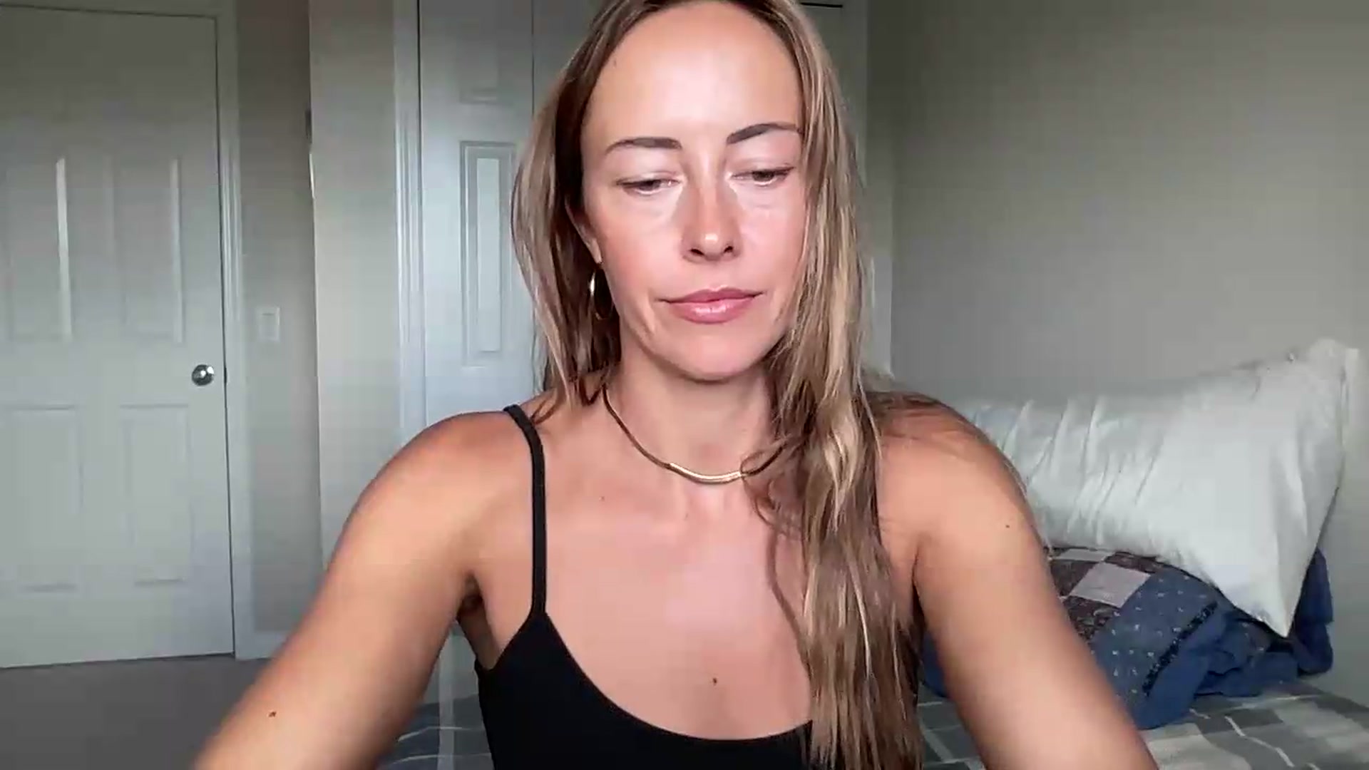 Gallery image thumbnail from CowgirlCrush's myfreecams stream on, 07/08/2026, 22:38 image 3 of 20