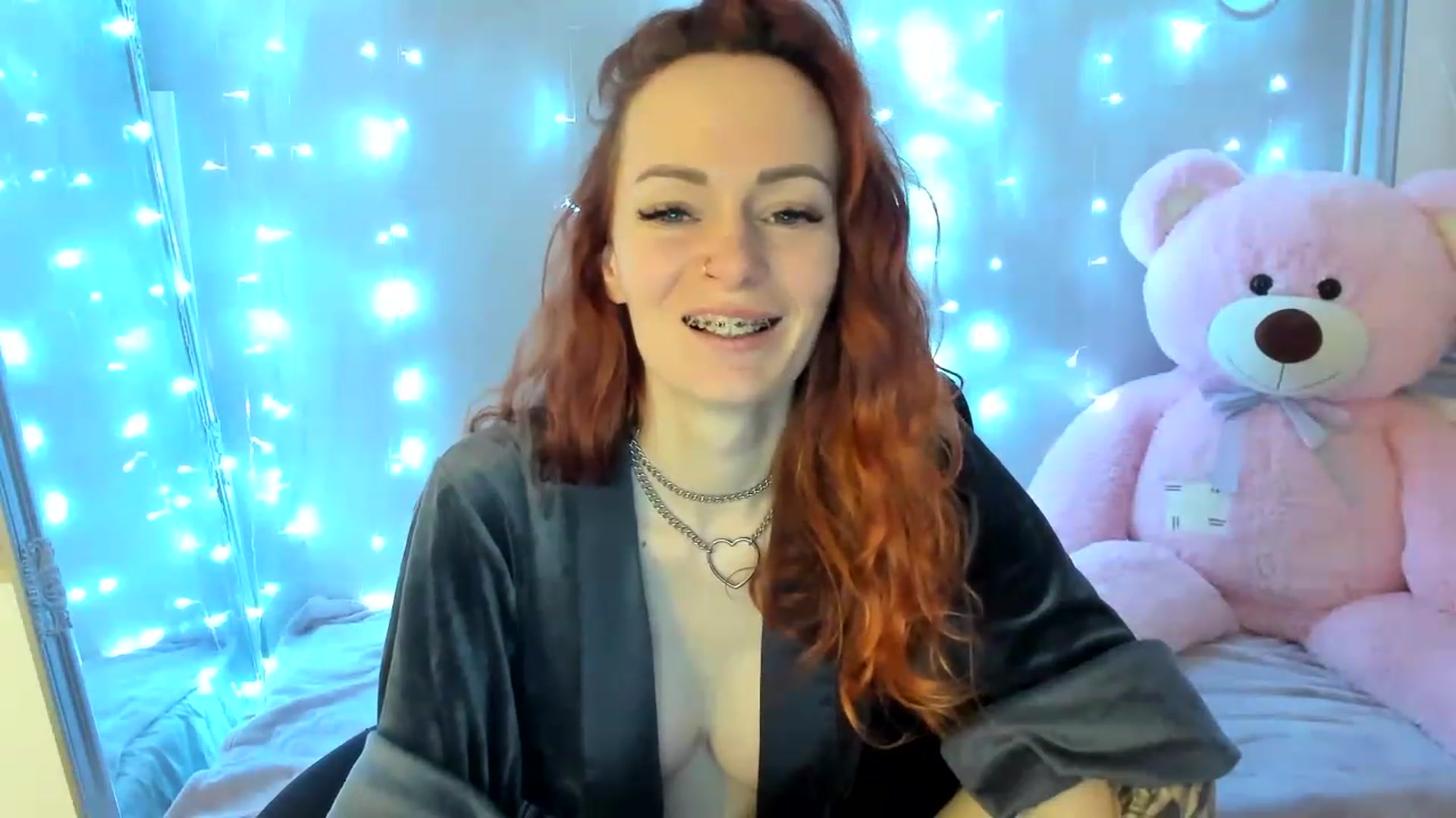 Gallery image thumbnail from Coyote_Girl's myfreecams stream on, 12/02/2022, 21:59 image 15 of 20