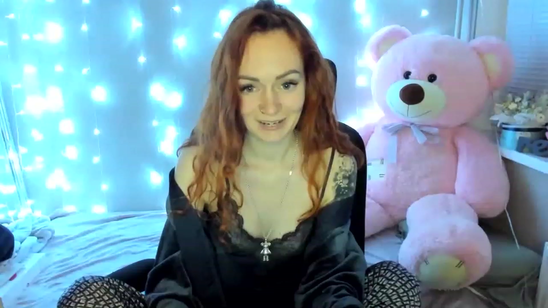 Gallery image thumbnail from Coyote_Girl's myfreecams stream on, 12/03/2022, 19:38 image 17 of 20