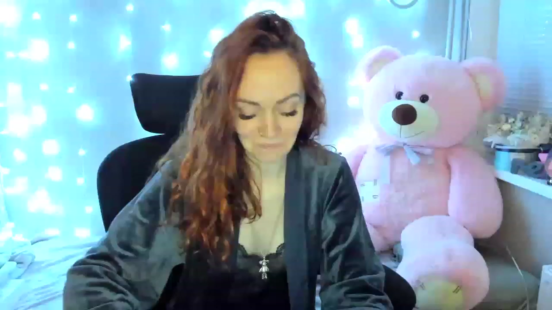 Gallery image thumbnail from Coyote_Girl's myfreecams stream on, 12/03/2022, 19:38 image 4 of 20