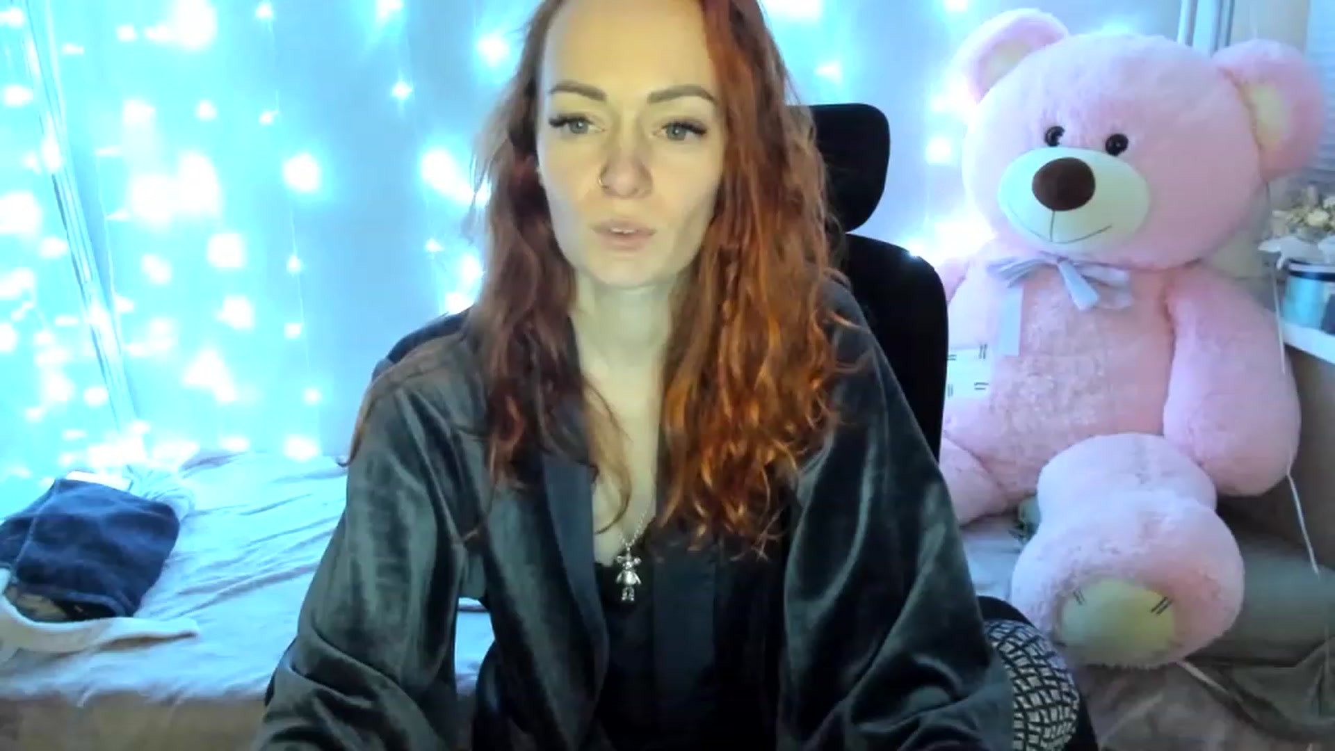 Gallery image thumbnail from Coyote_Girl's myfreecams stream on, 12/03/2022, 20:12 image 1 of 20
