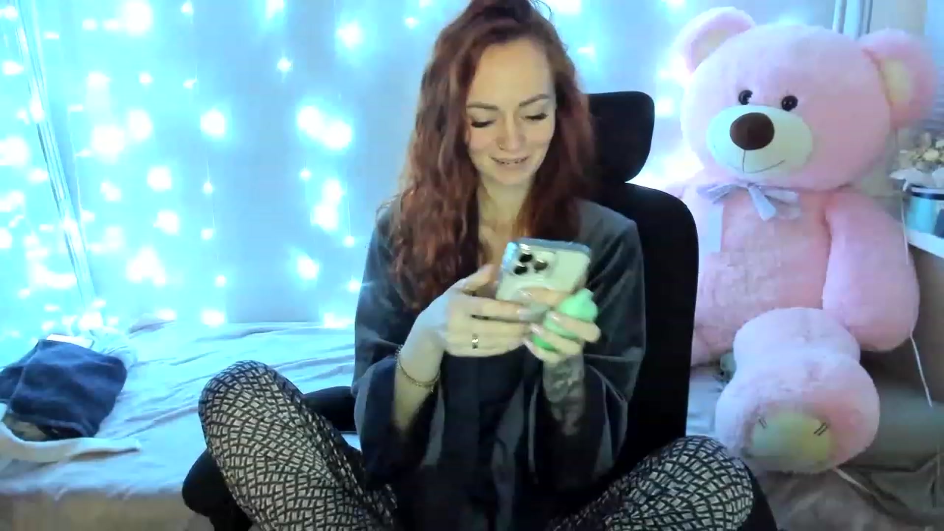 Gallery image thumbnail from Coyote_Girl's myfreecams stream on, 12/03/2022, 20:12 image 18 of 20