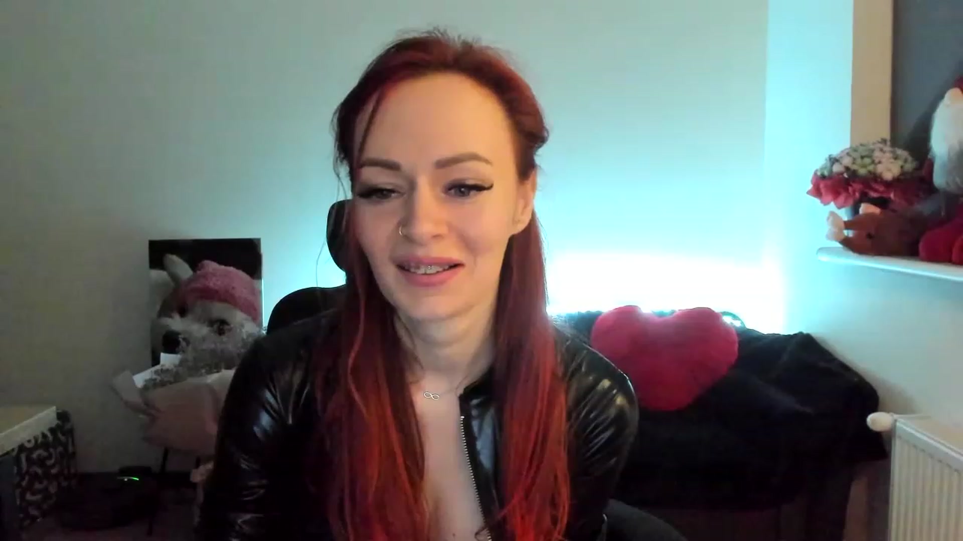 Gallery image thumbnail from Coyote_Girl's myfreecams stream on, 02/23/2023, 19:12 image 15 of 20