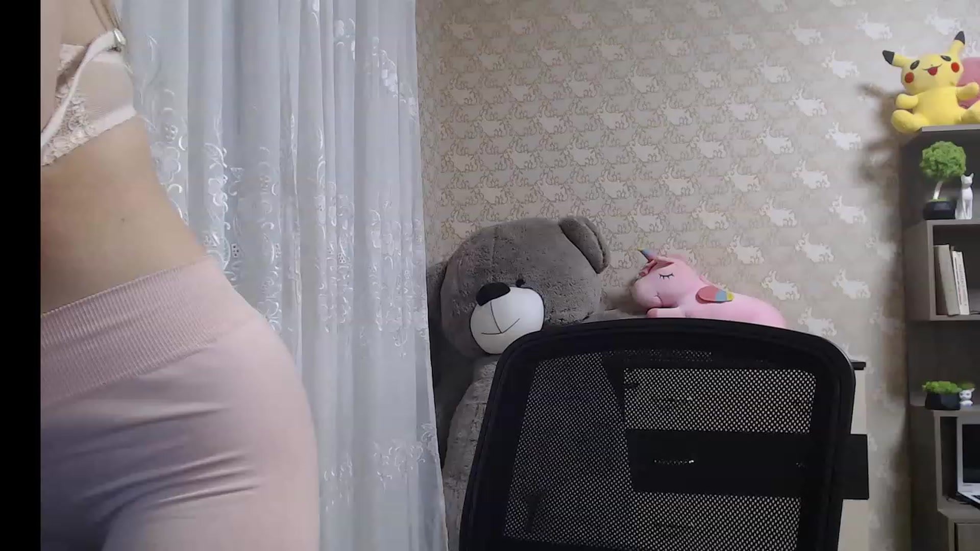 Gallery image thumbnail from CozySweety's myfreecams stream on, 12/23/2022, 17:18 image 9 of 20